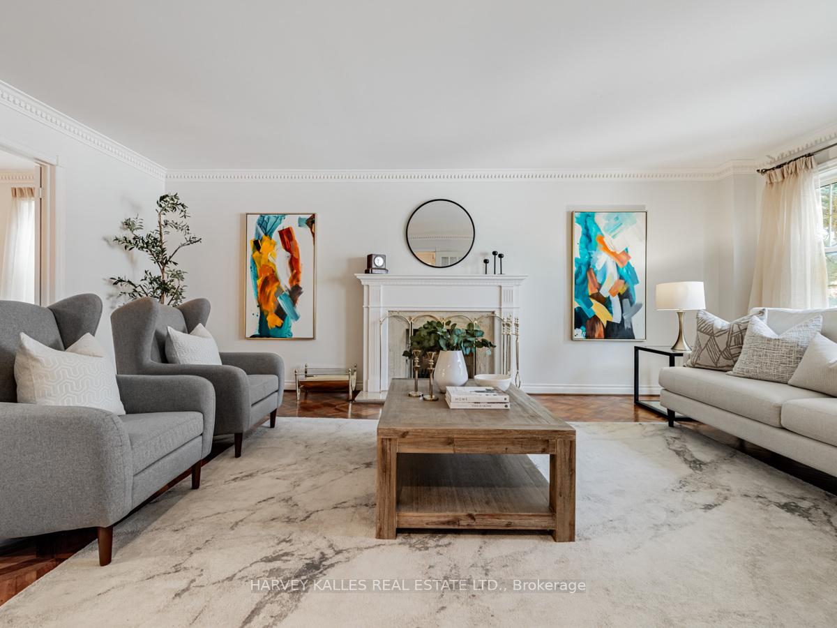 Photo 8 of 23 Danbury Court, Markham, Unionville — HOMEH