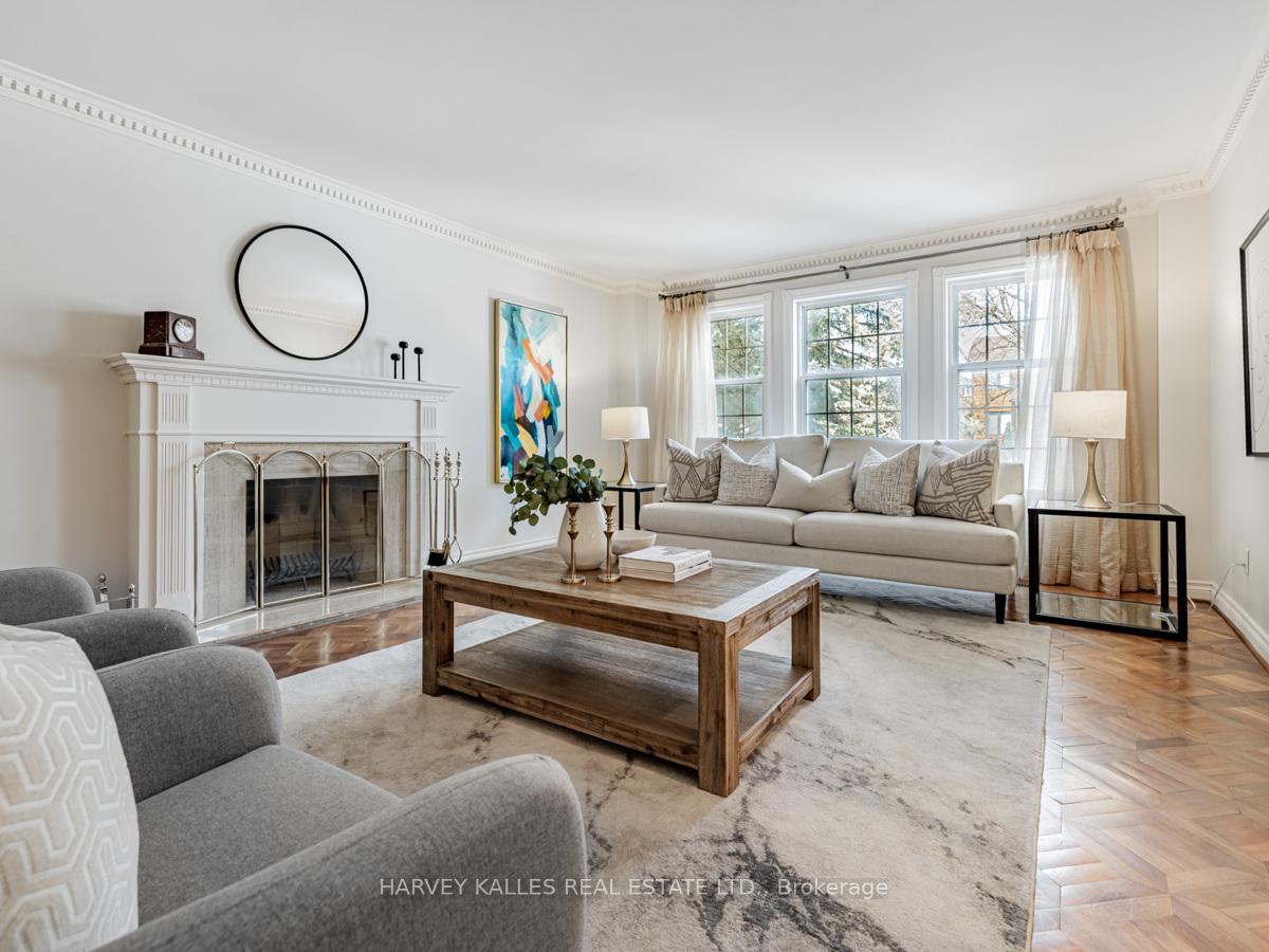 Photo 9 of 23 Danbury Court, Markham, Unionville — HOMEH