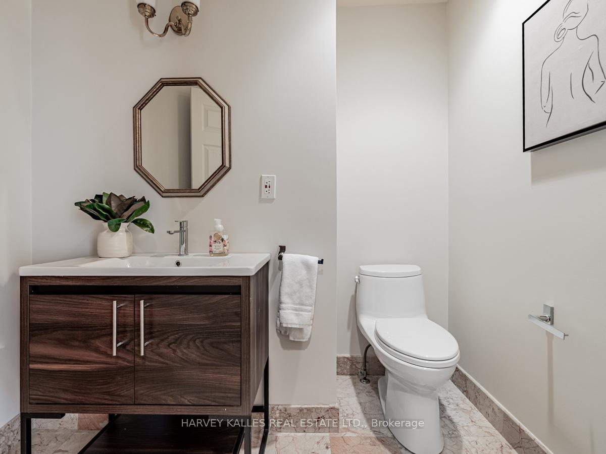 Photo 15 of 23 Danbury Court, Markham, Unionville — HOMEH
