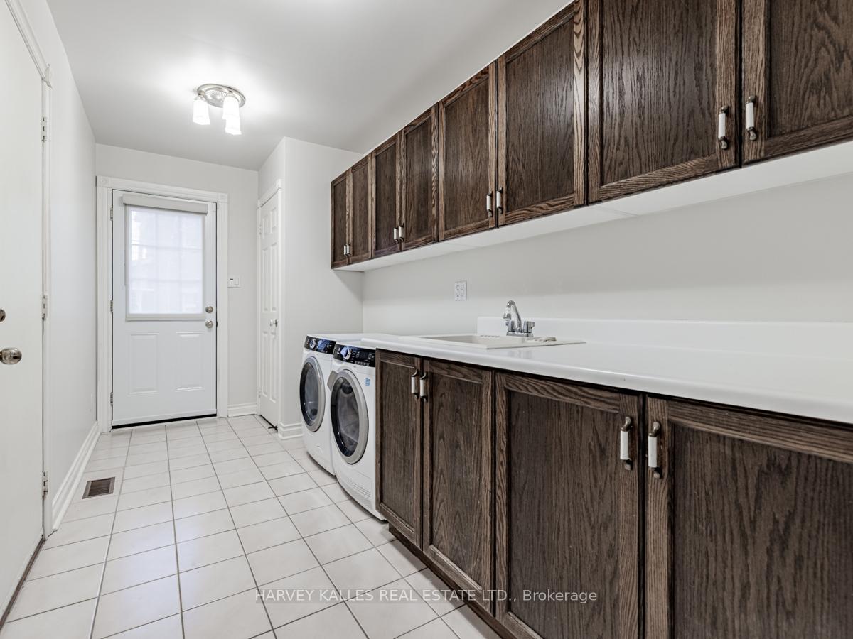 Photo 13 of 23 Danbury Court, Markham, Unionville — HOMEH