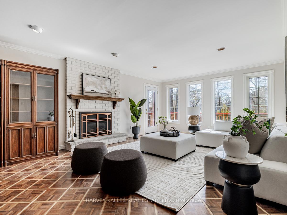 Photo 16 of 23 Danbury Court, Markham, Unionville — HOMEH