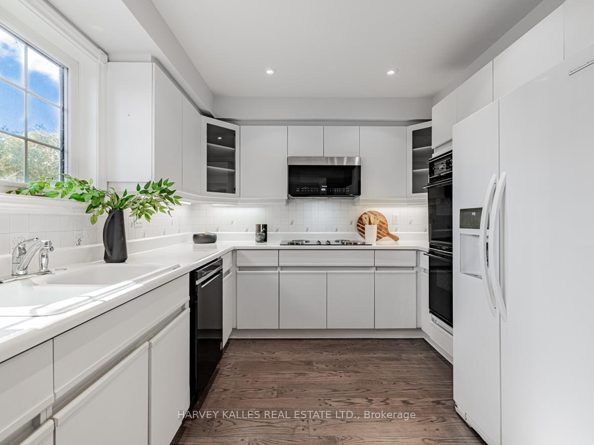 Photo 20 of 23 Danbury Court, Markham, Unionville — HOMEH