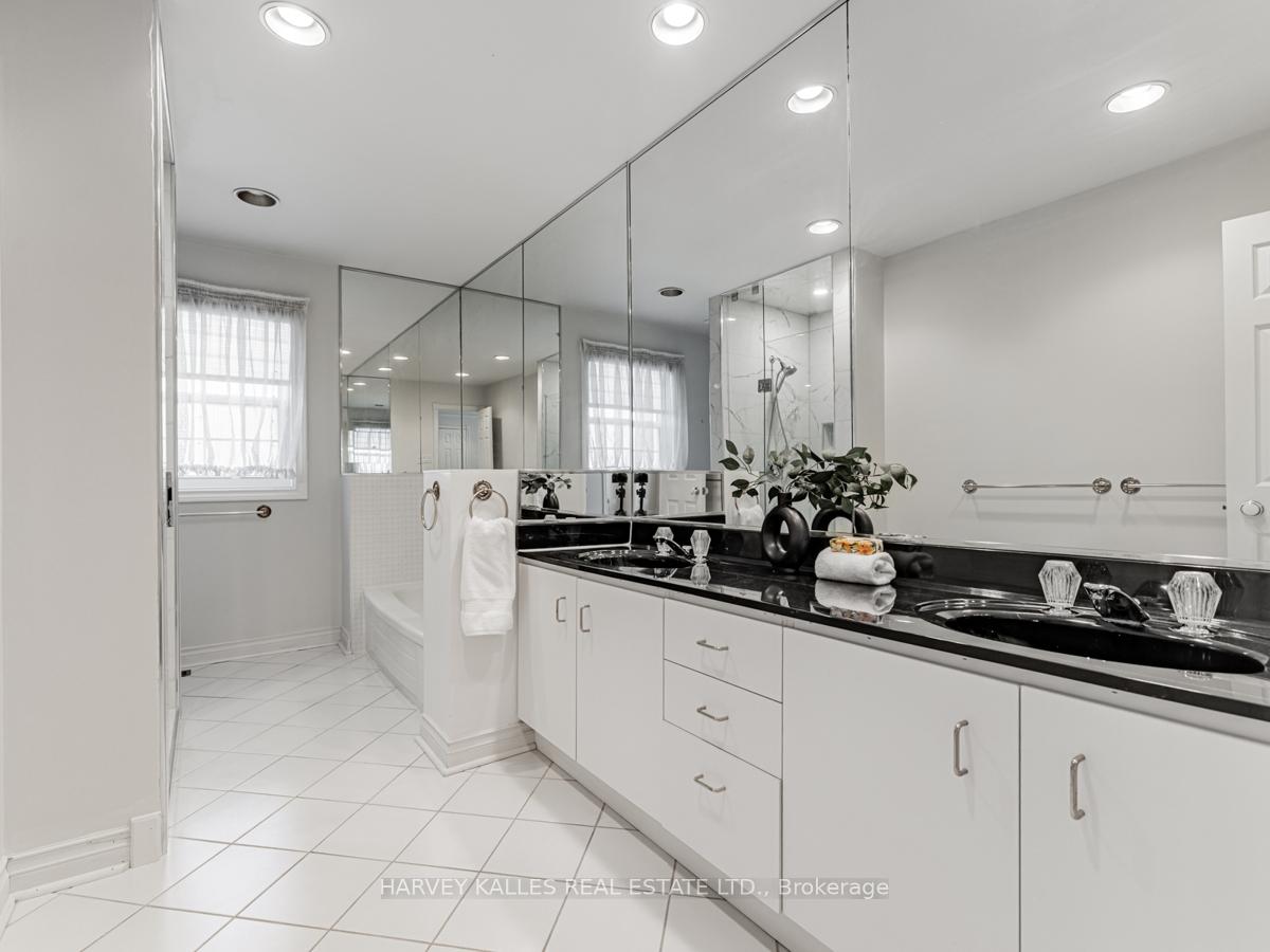 Photo 35 of 23 Danbury Court, Markham, Unionville — HOMEH