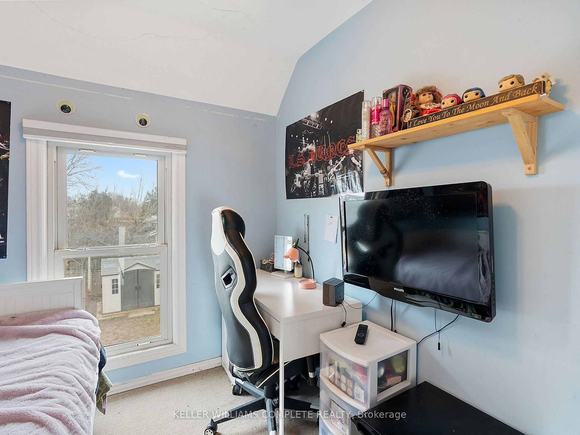 Photo 15 of 45 Glendale Avenue N, Hamilton, Crown Point — HOMEH