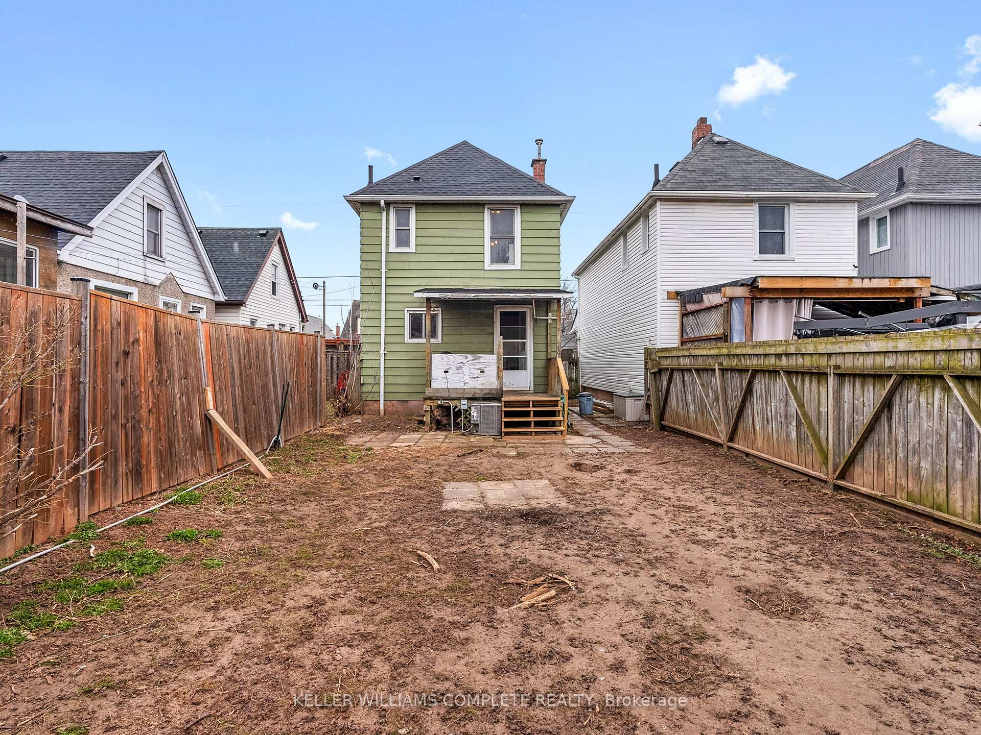 Photo 20 of 45 Glendale Avenue N, Hamilton, Crown Point — HOMEH