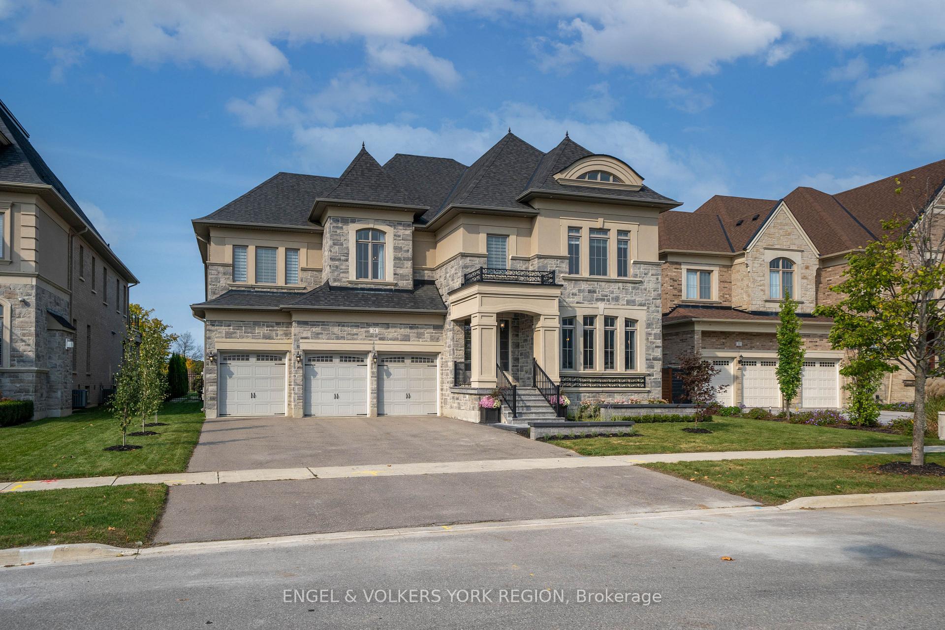 Photo 6 of 24 James Stokes Court, King, King City — HOMEH