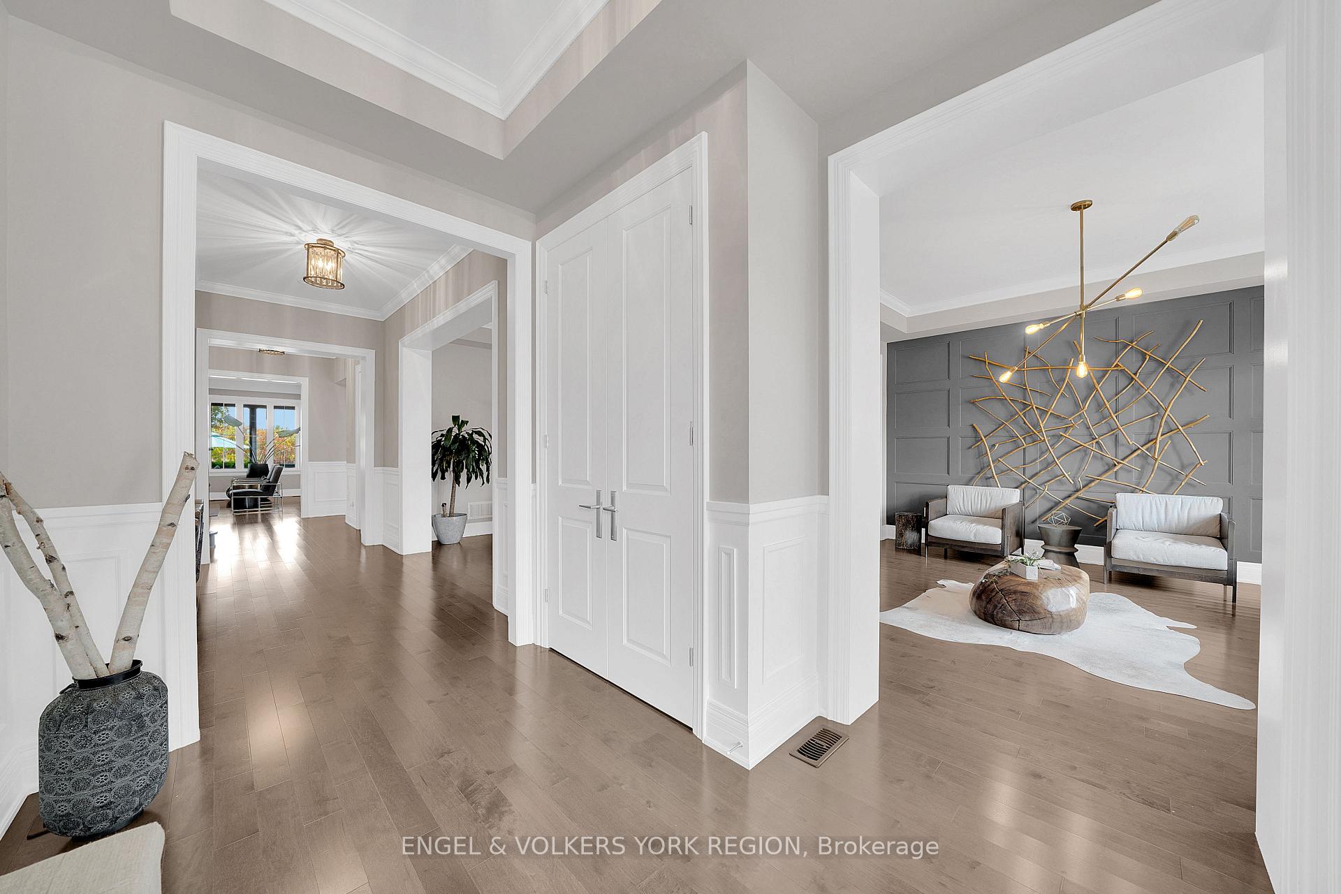 Photo 10 of 24 James Stokes Court, King, King City — HOMEH