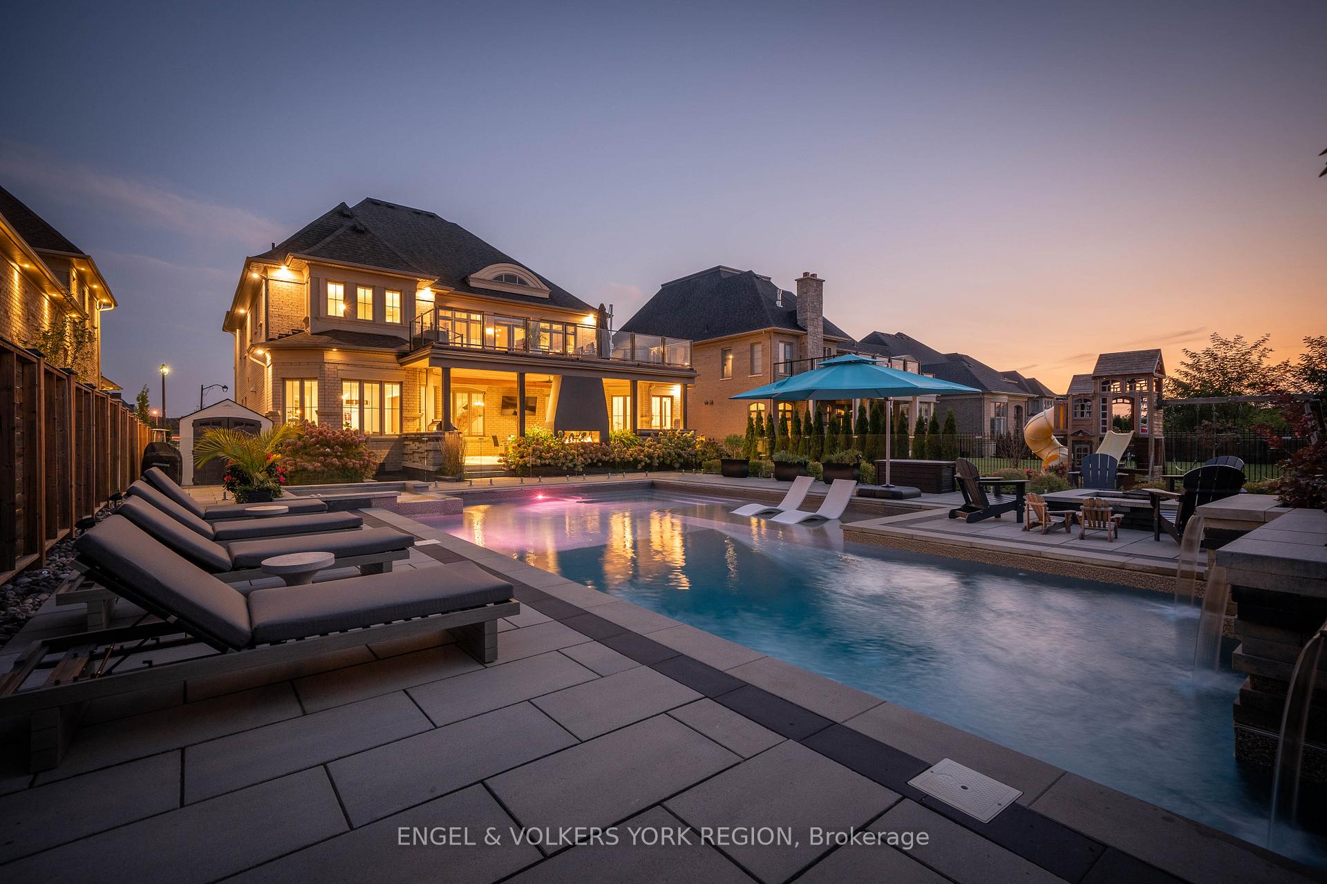 Photo 29 of 24 James Stokes Court, King, King City — HOMEH