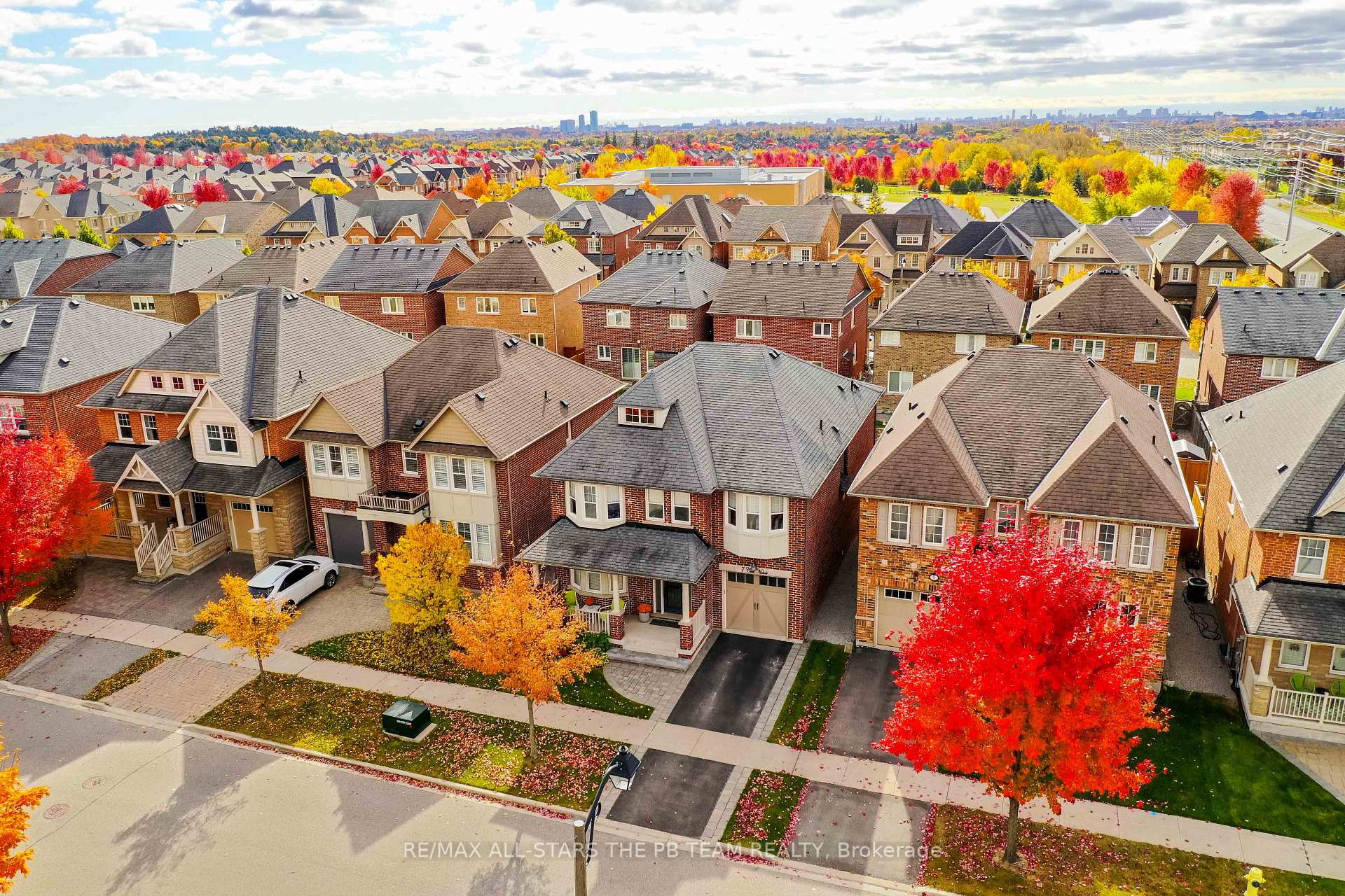 Photo 6 of 7 Cecil Nichols Avenue, Markham, Victoria Manor-Jennings Gate — HOMEH