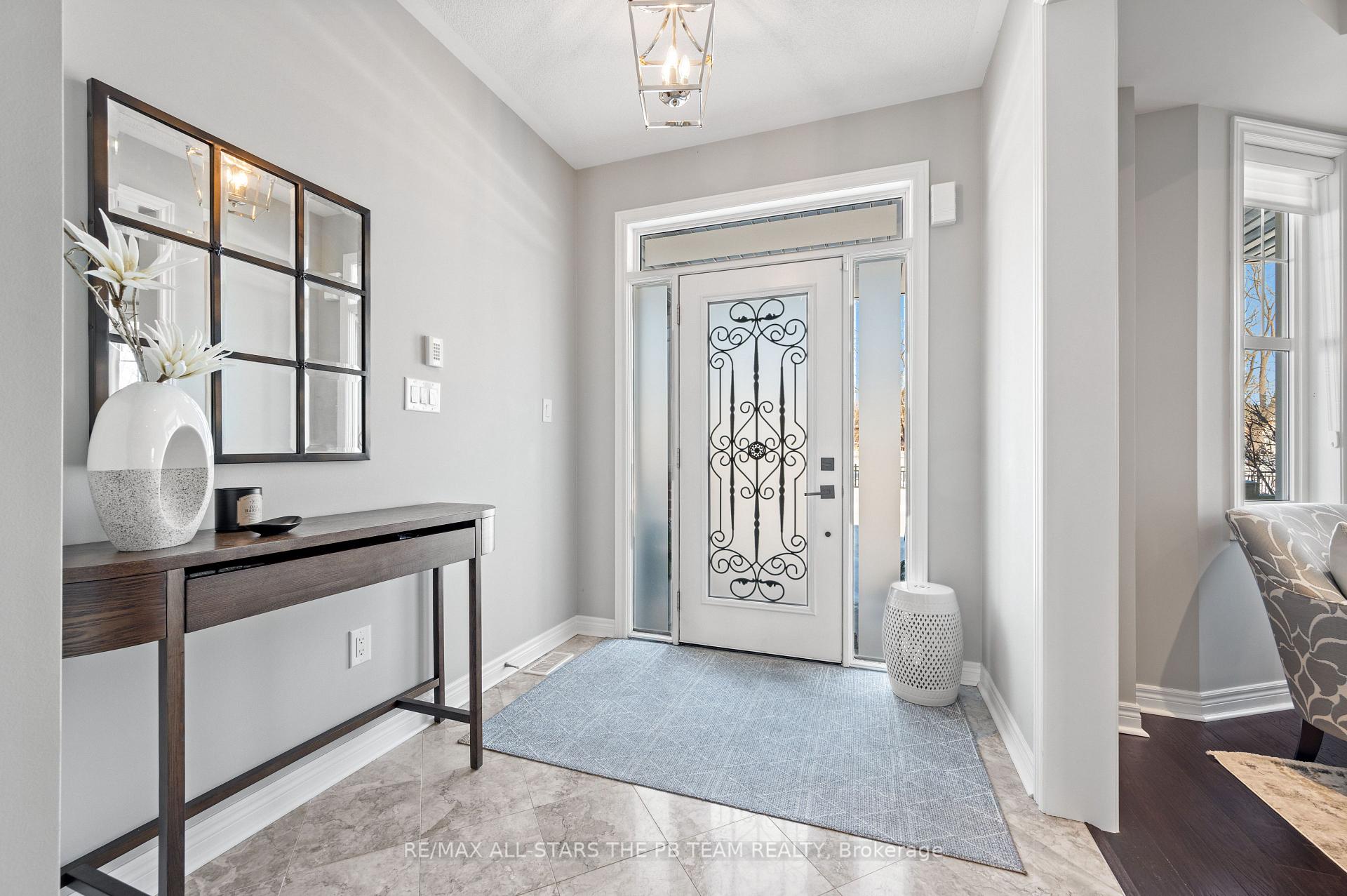 Photo 3 of 7 Cecil Nichols Avenue, Markham, Victoria Manor-Jennings Gate — HOMEH