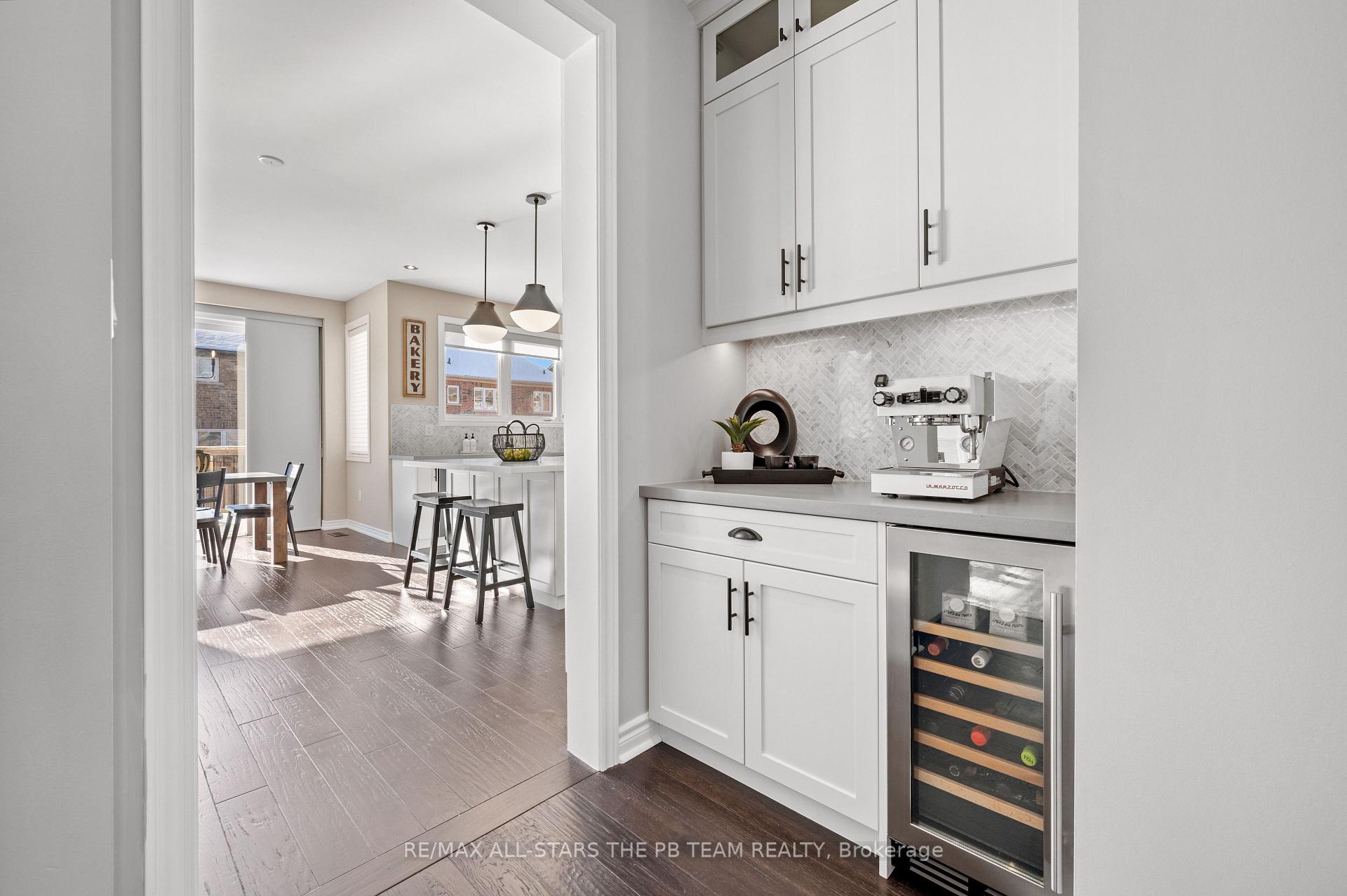 Photo 13 of 7 Cecil Nichols Avenue, Markham, Victoria Manor-Jennings Gate — HOMEH