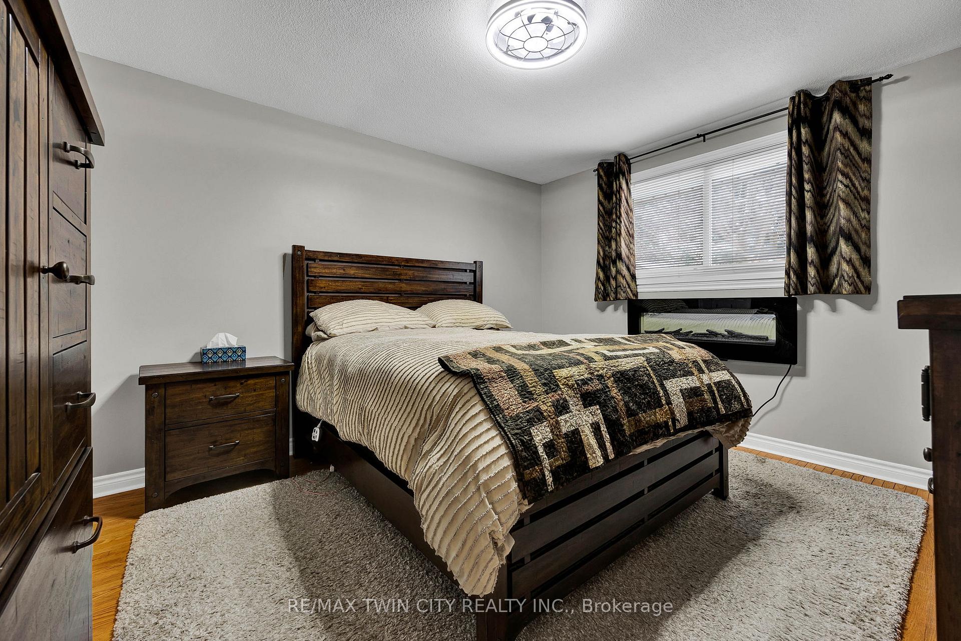 Photo 16 of 37 Montcalm Drive, Kitchener — HOMEH