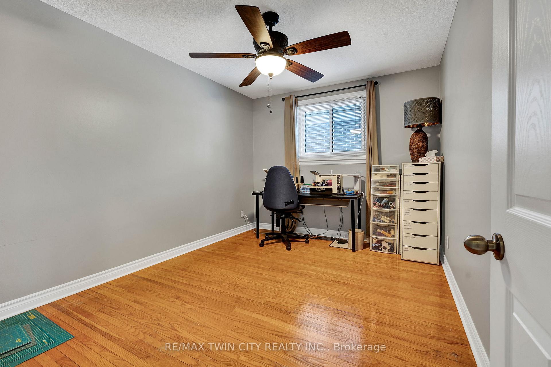 Photo 11 of 37 Montcalm Drive, Kitchener — HOMEH