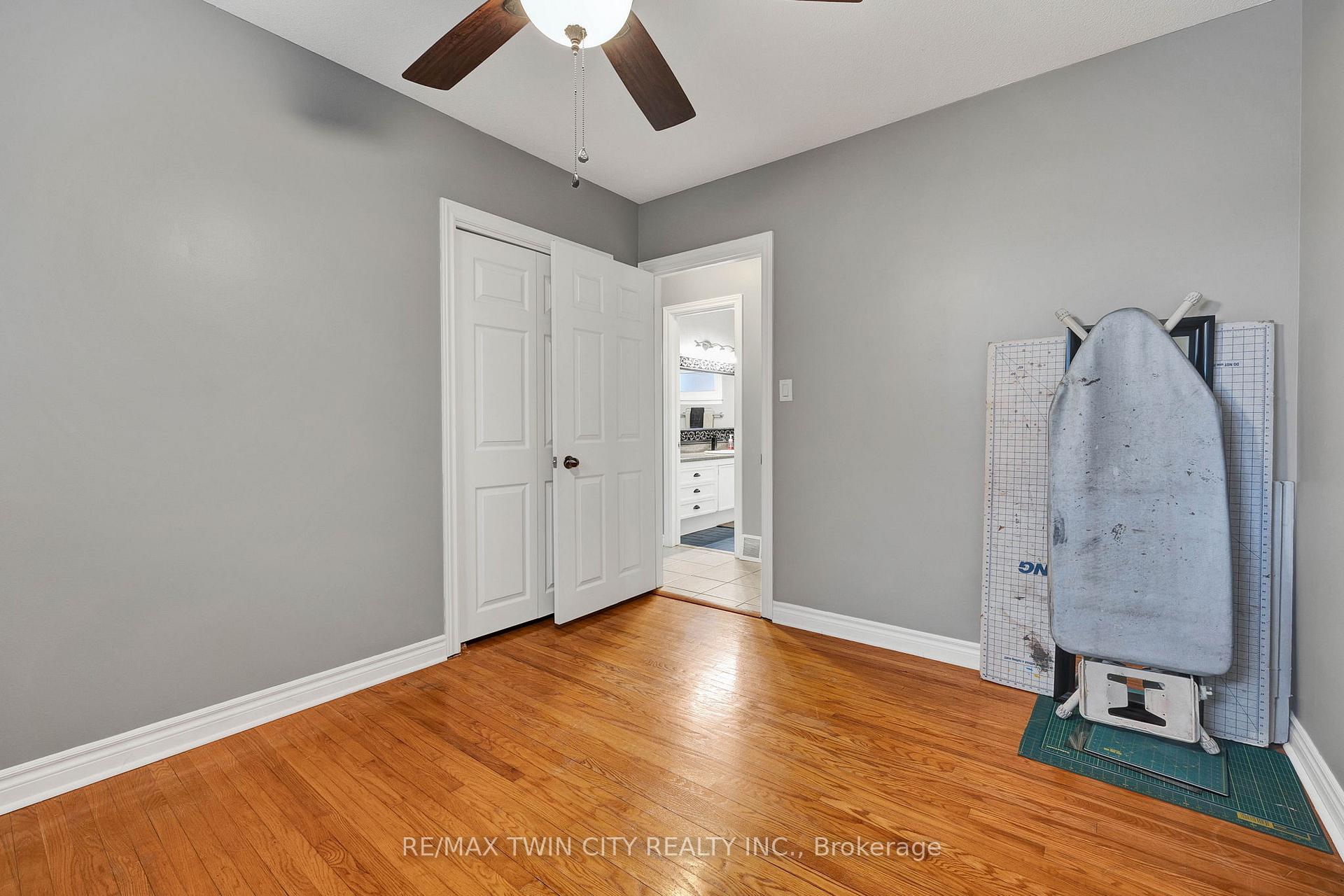Photo 13 of 37 Montcalm Drive, Kitchener — HOMEH