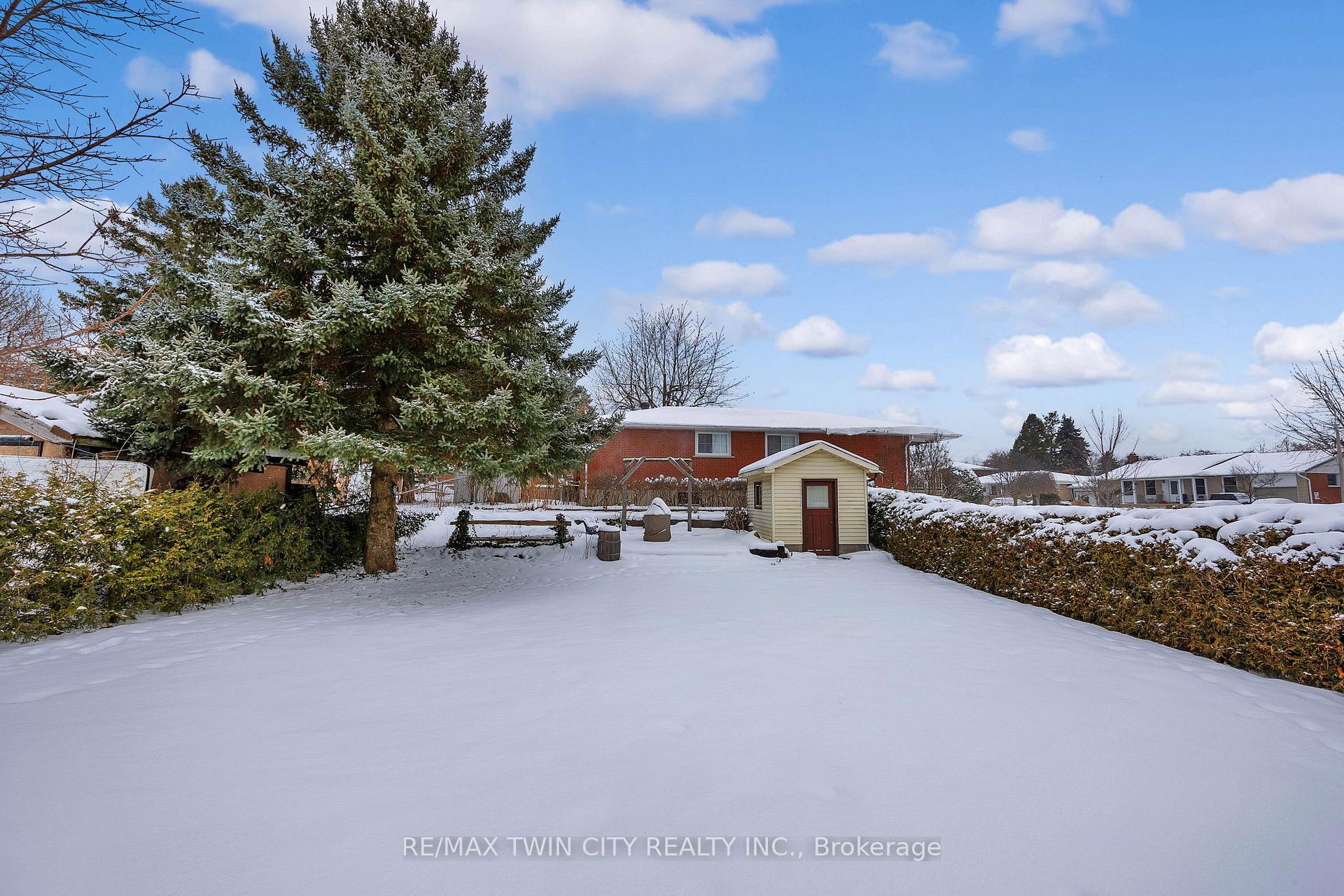 Photo 29 of 37 Montcalm Drive, Kitchener — HOMEH