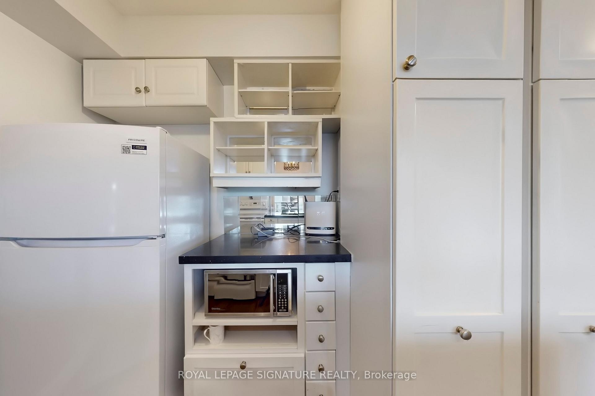 Photo 4 of Unit 310, 1750 Bayview Avenue, Toronto, Mount Pleasant East — HOMEH
