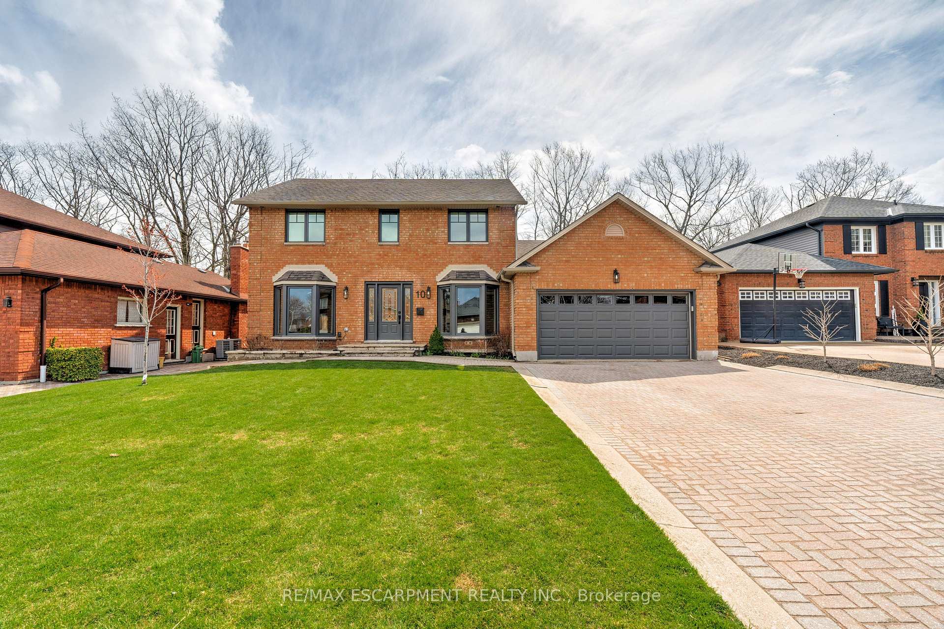 Photo 1 of 10 Mathers Drive, Hamilton, Stoney Creek — HOMEH