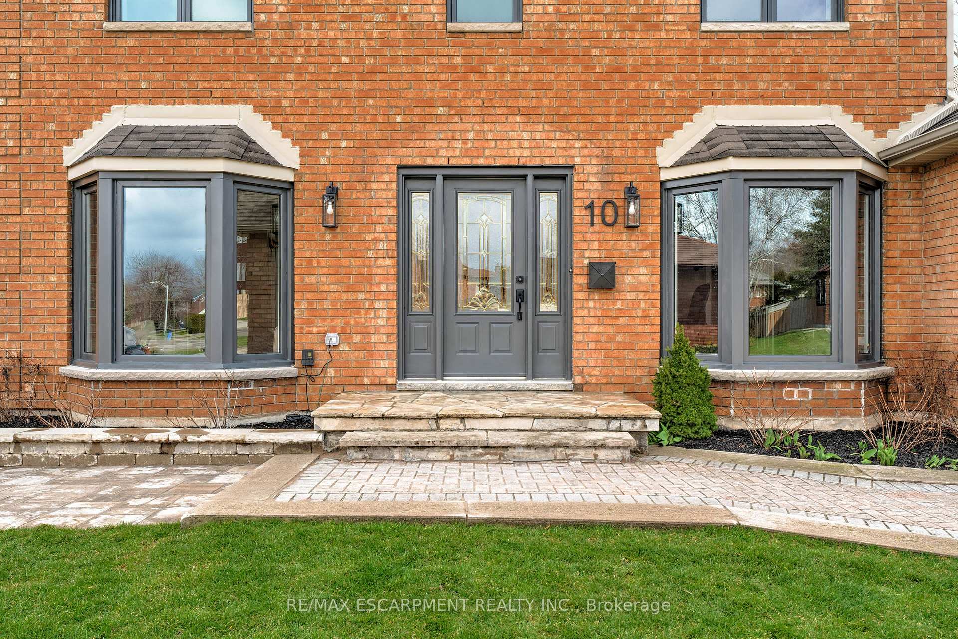 Photo 7 of 10 Mathers Drive, Hamilton, Stoney Creek — HOMEH