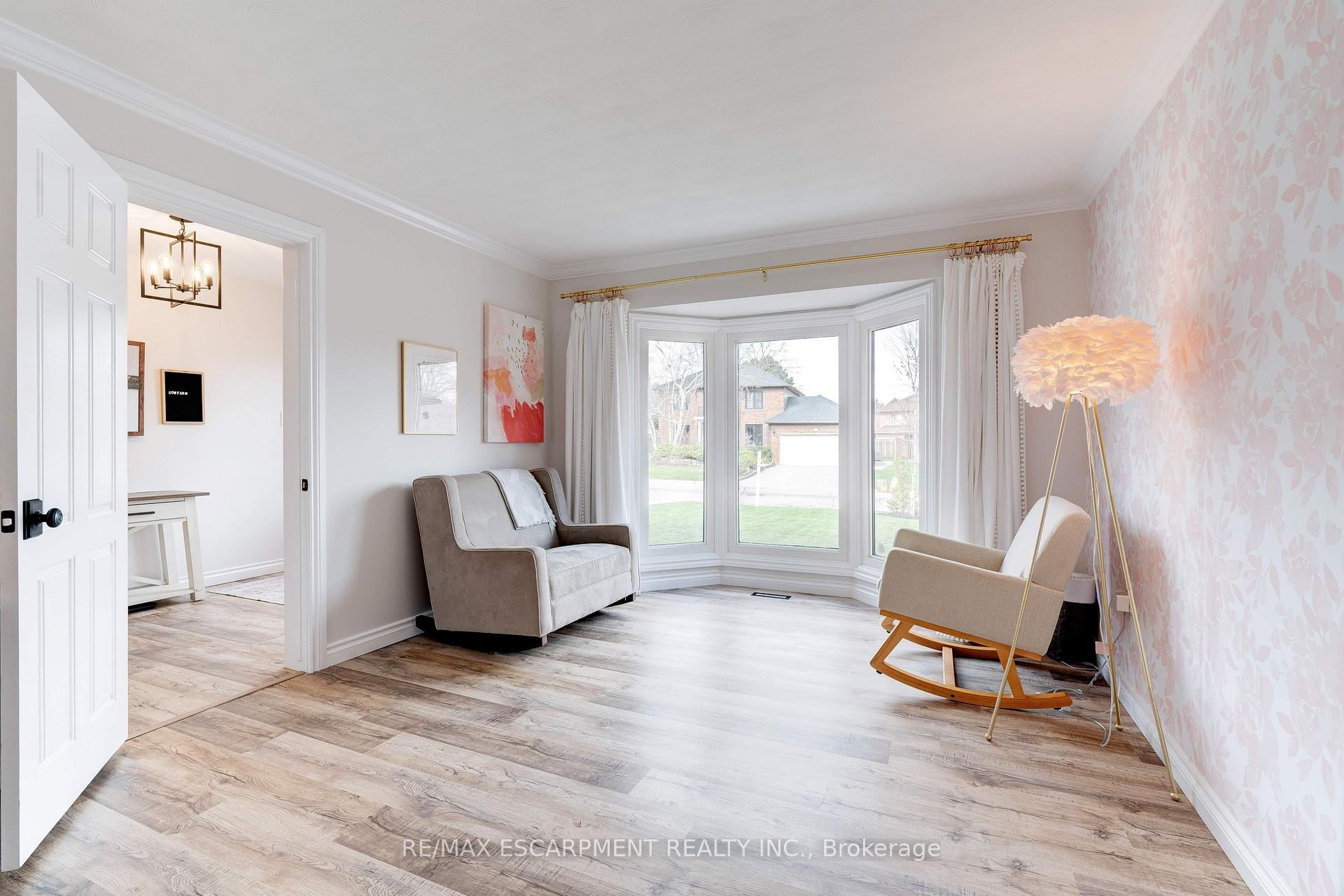 Photo 8 of 10 Mathers Drive, Hamilton, Stoney Creek — HOMEH