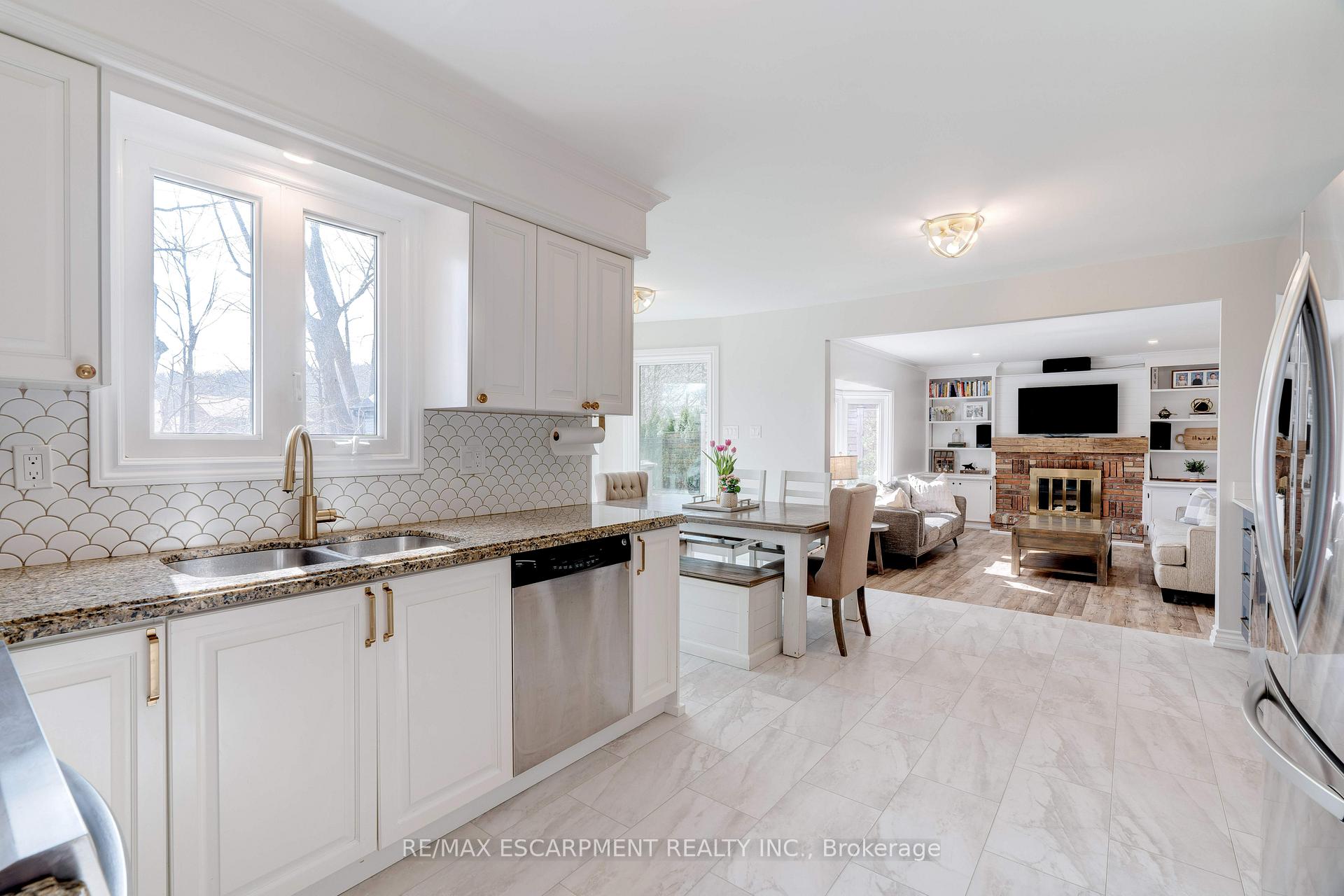 Photo 5 of 10 Mathers Drive, Hamilton, Stoney Creek — HOMEH