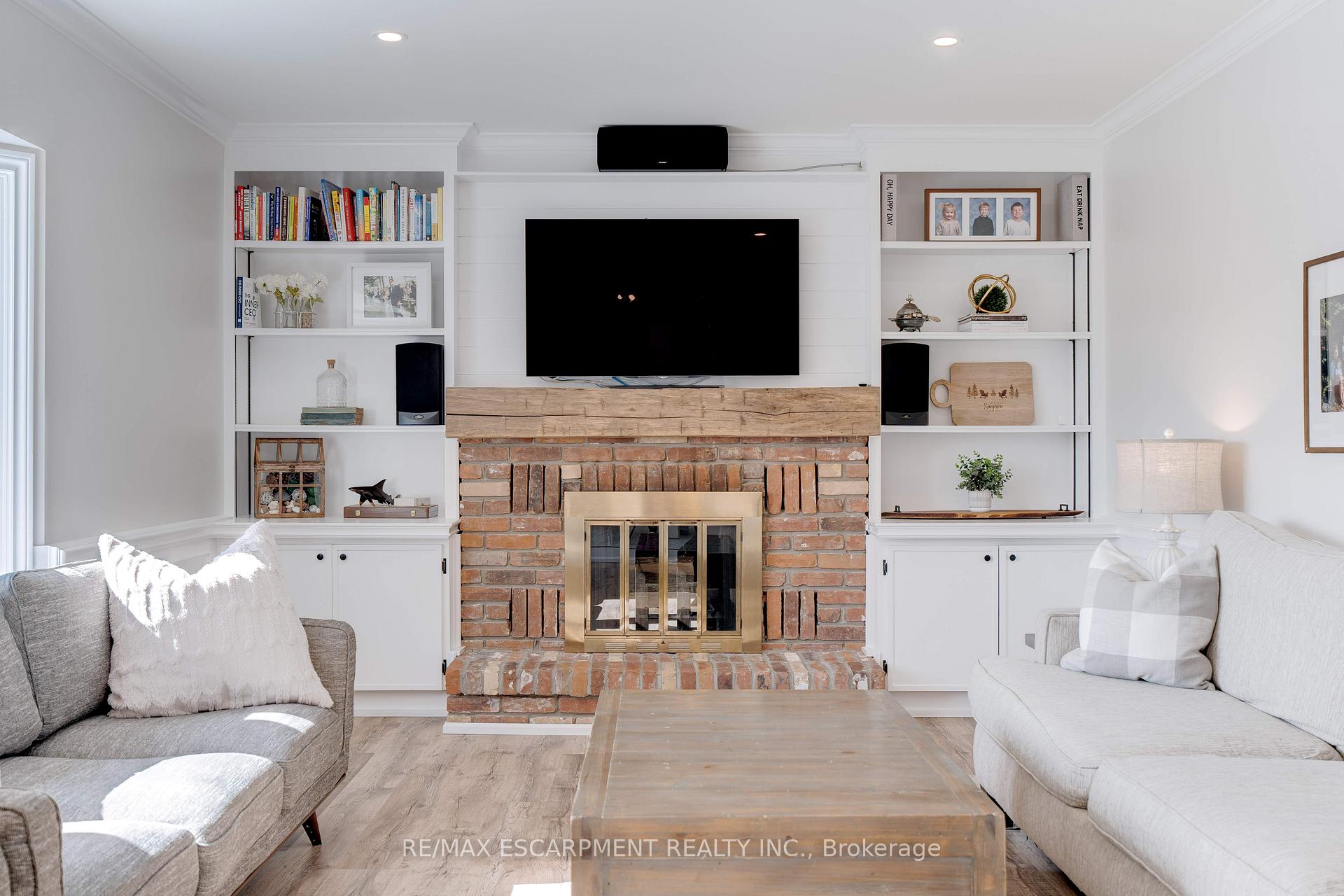 Photo 14 of 10 Mathers Drive, Hamilton, Stoney Creek — HOMEH