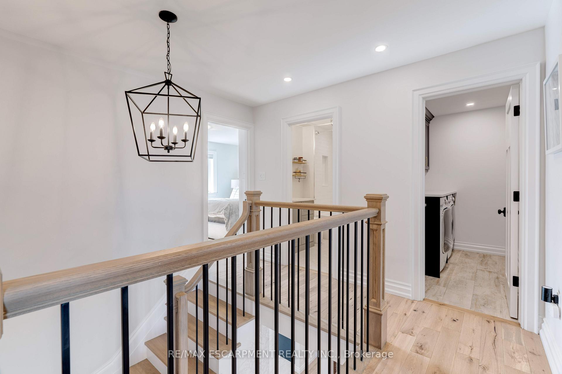 Photo 15 of 10 Mathers Drive, Hamilton, Stoney Creek — HOMEH