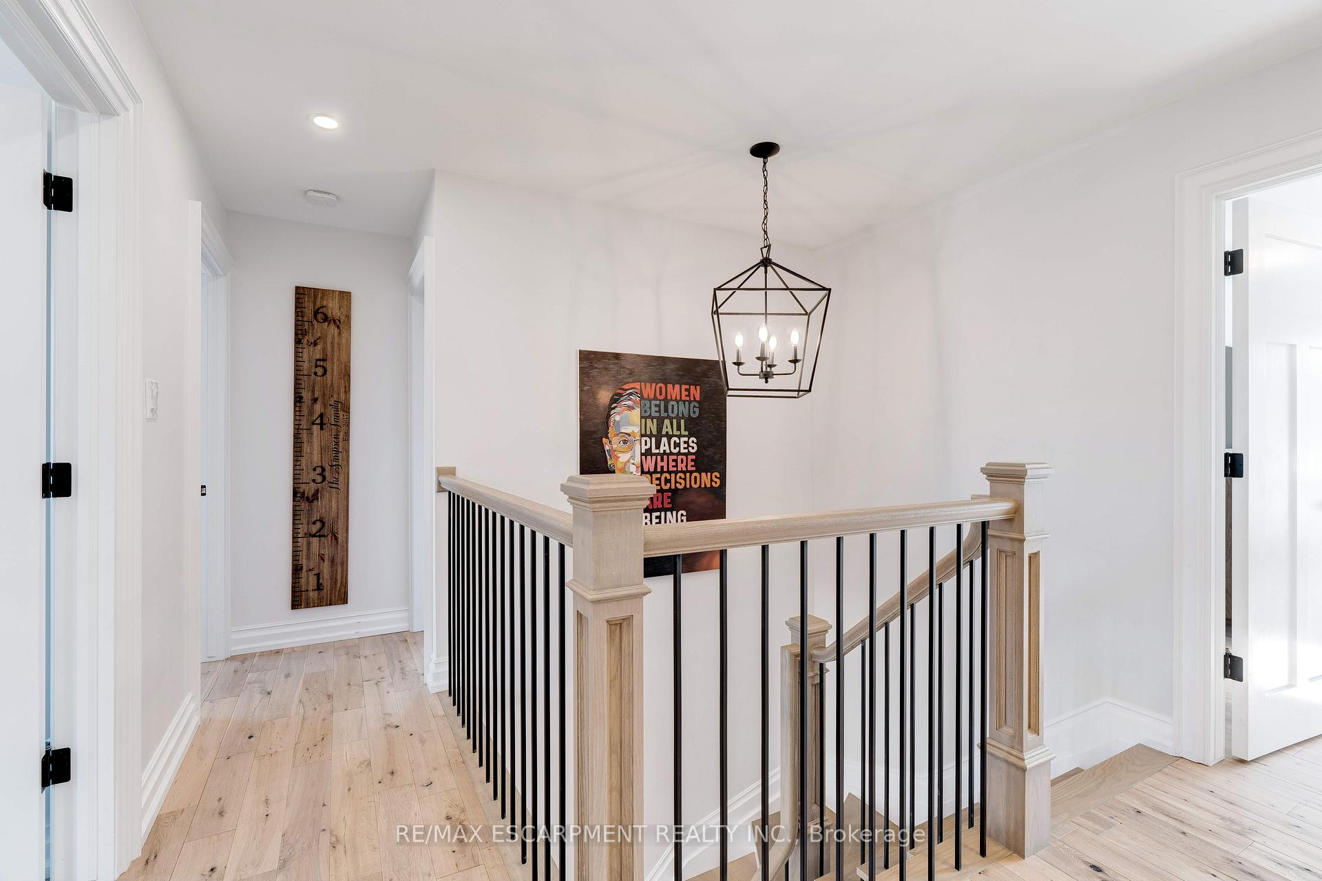 Photo 12 of 10 Mathers Drive, Hamilton, Stoney Creek — HOMEH