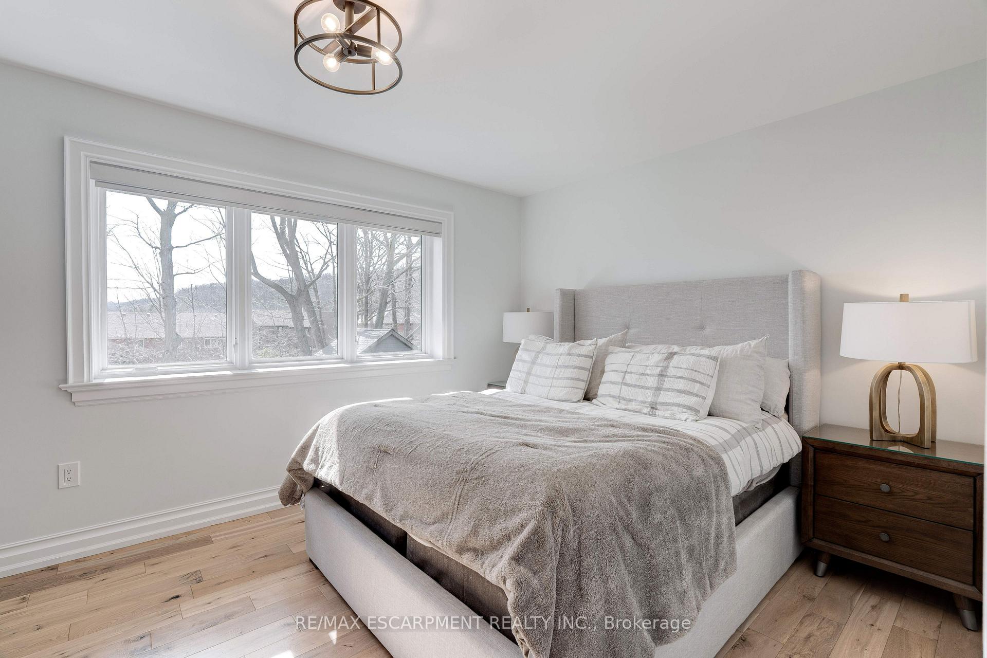 Photo 24 of 10 Mathers Drive, Hamilton, Stoney Creek — HOMEH