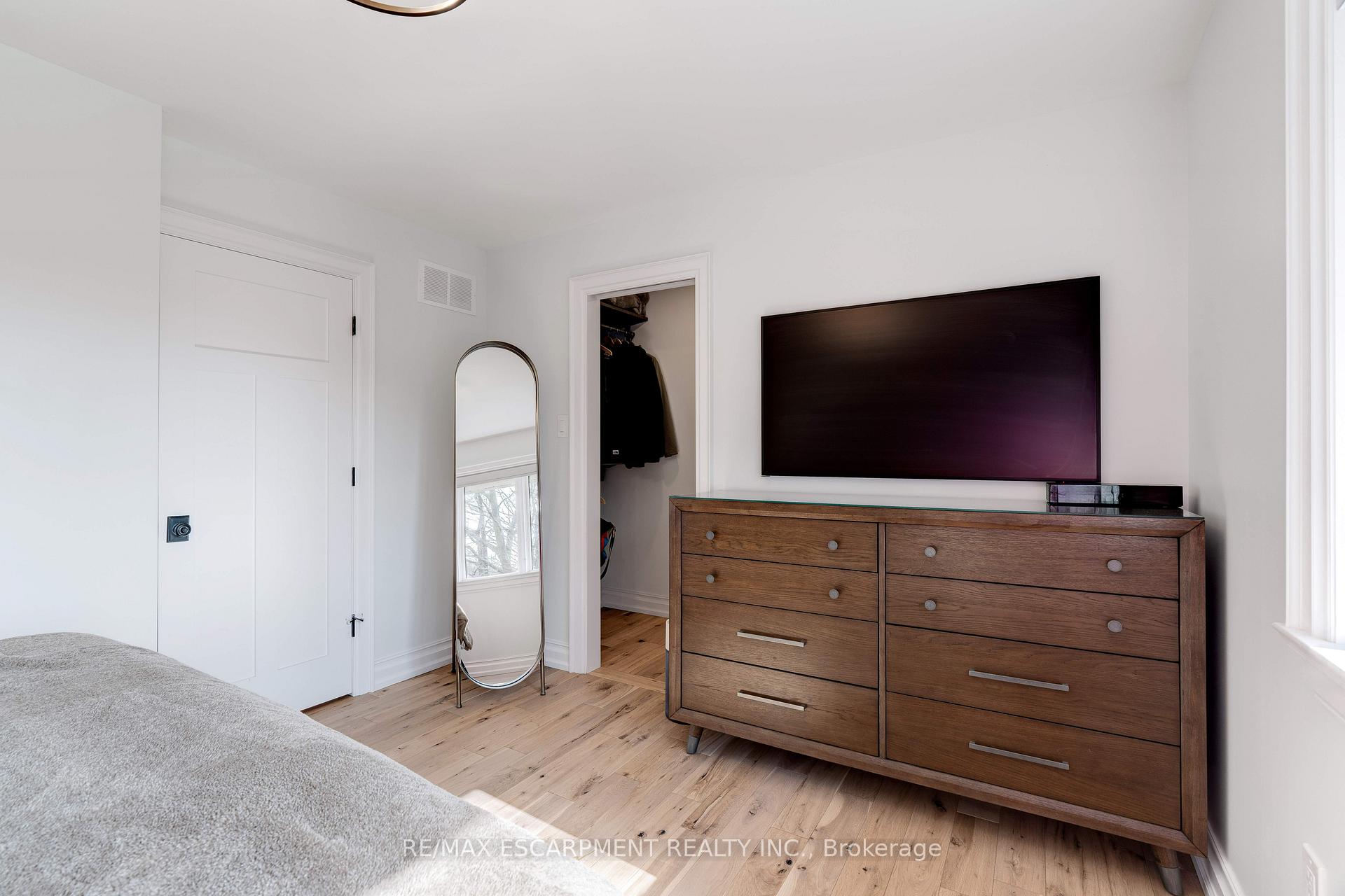 Photo 13 of 10 Mathers Drive, Hamilton, Stoney Creek — HOMEH