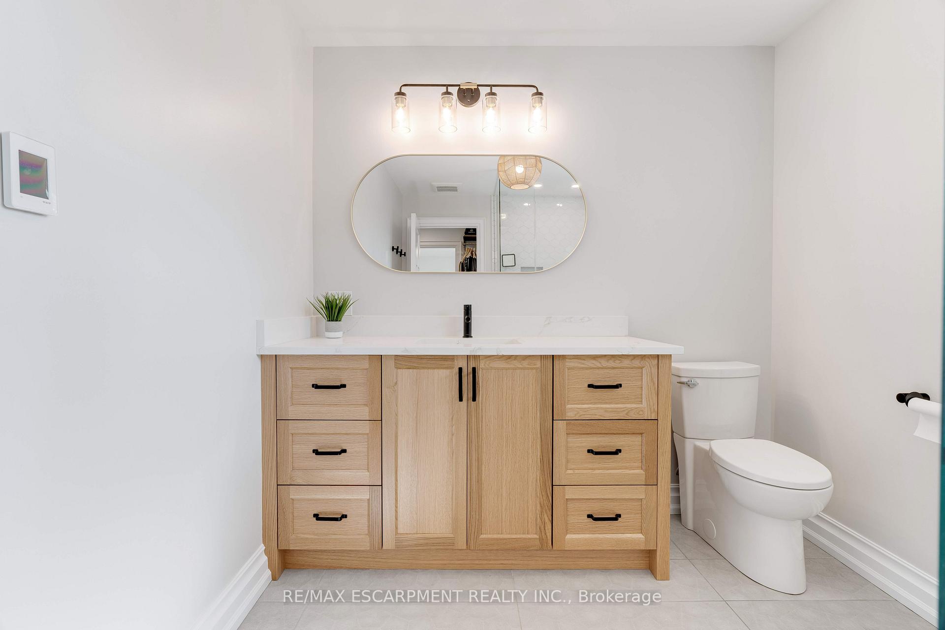 Photo 21 of 10 Mathers Drive, Hamilton, Stoney Creek — HOMEH