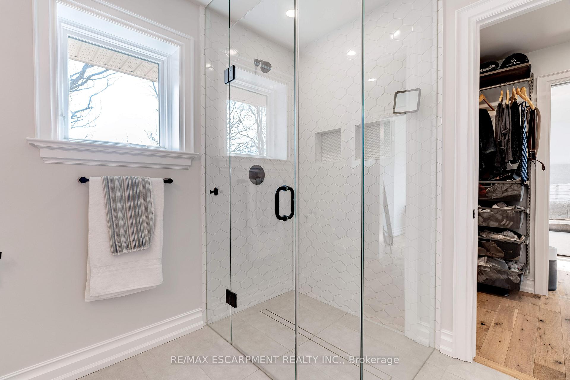 Photo 27 of 10 Mathers Drive, Hamilton, Stoney Creek — HOMEH