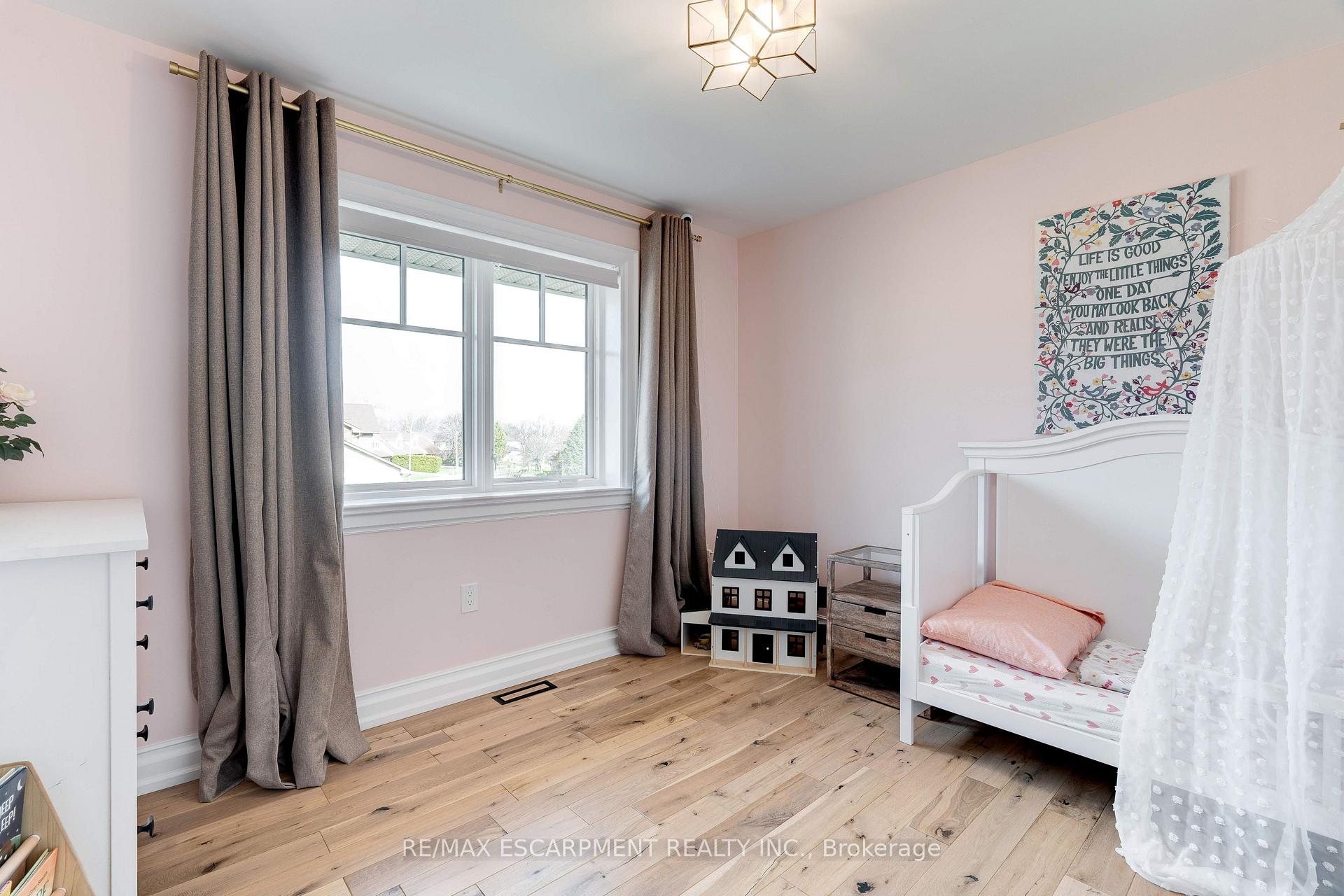 Photo 33 of 10 Mathers Drive, Hamilton, Stoney Creek — HOMEH