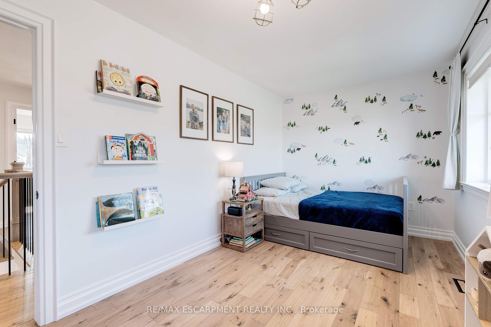 Photo 26 of 10 Mathers Drive, Hamilton, Stoney Creek — HOMEH