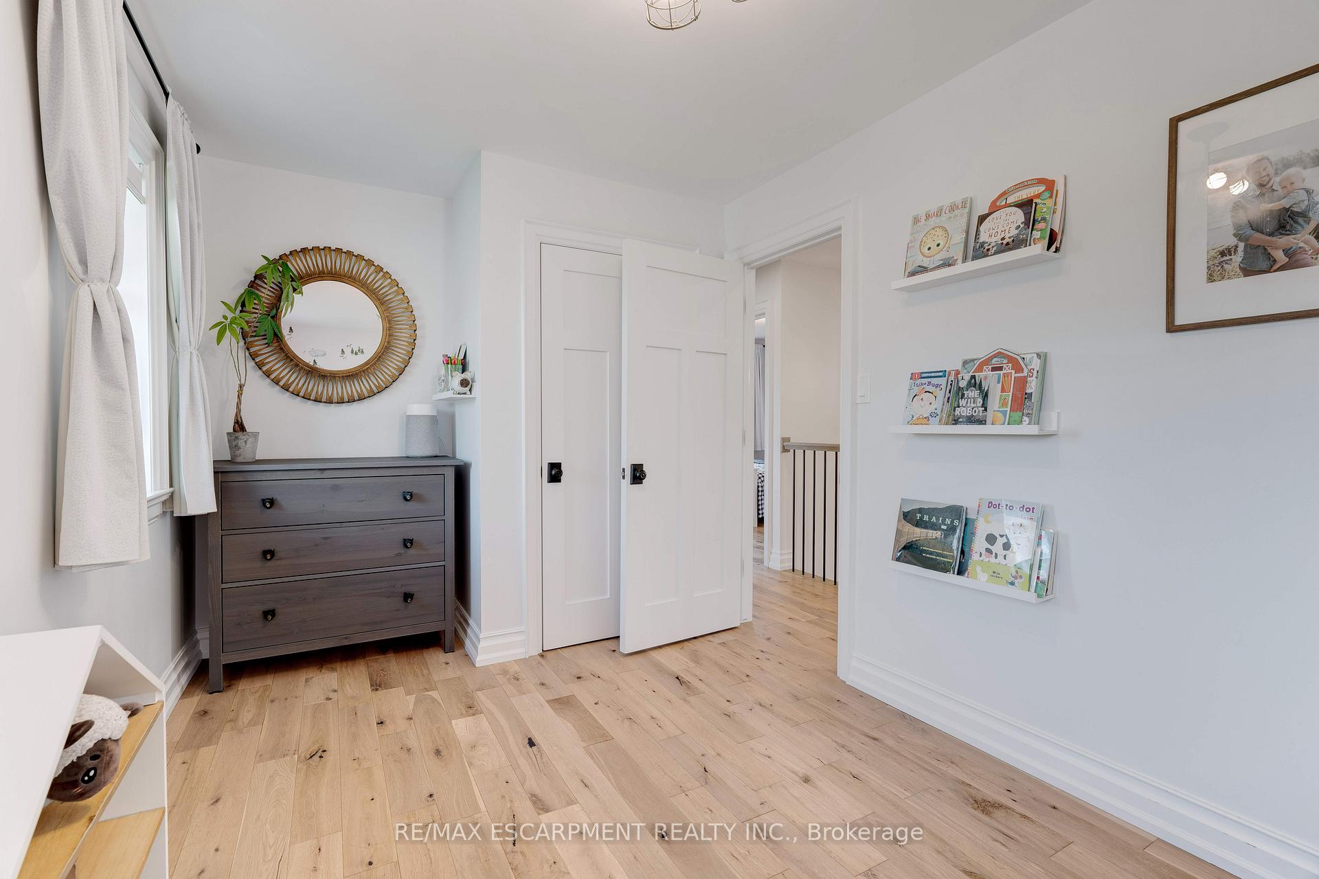 Photo 25 of 10 Mathers Drive, Hamilton, Stoney Creek — HOMEH