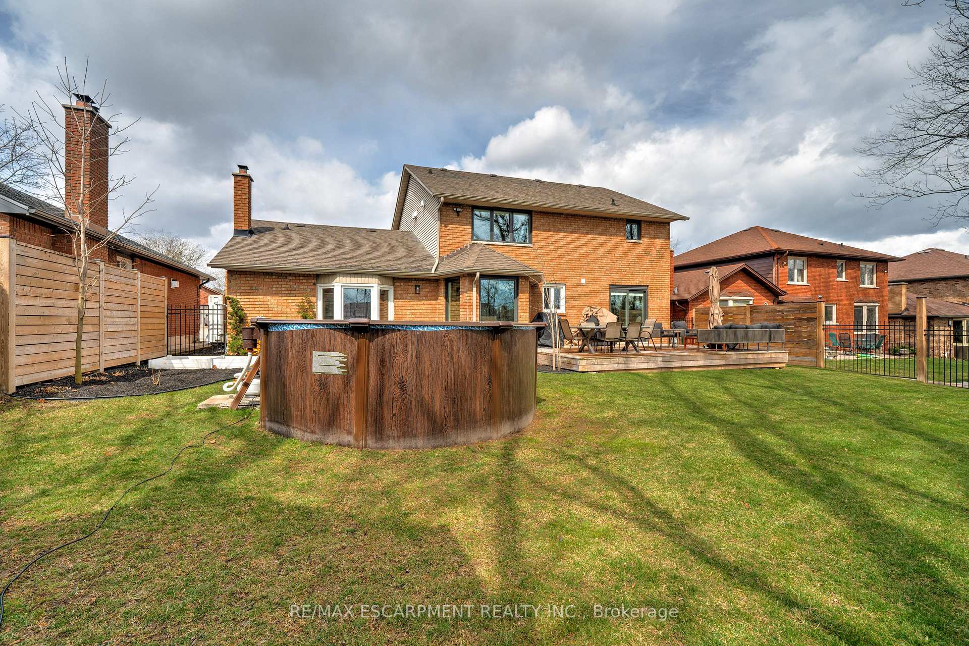 Photo 41 of 10 Mathers Drive, Hamilton, Stoney Creek — HOMEH
