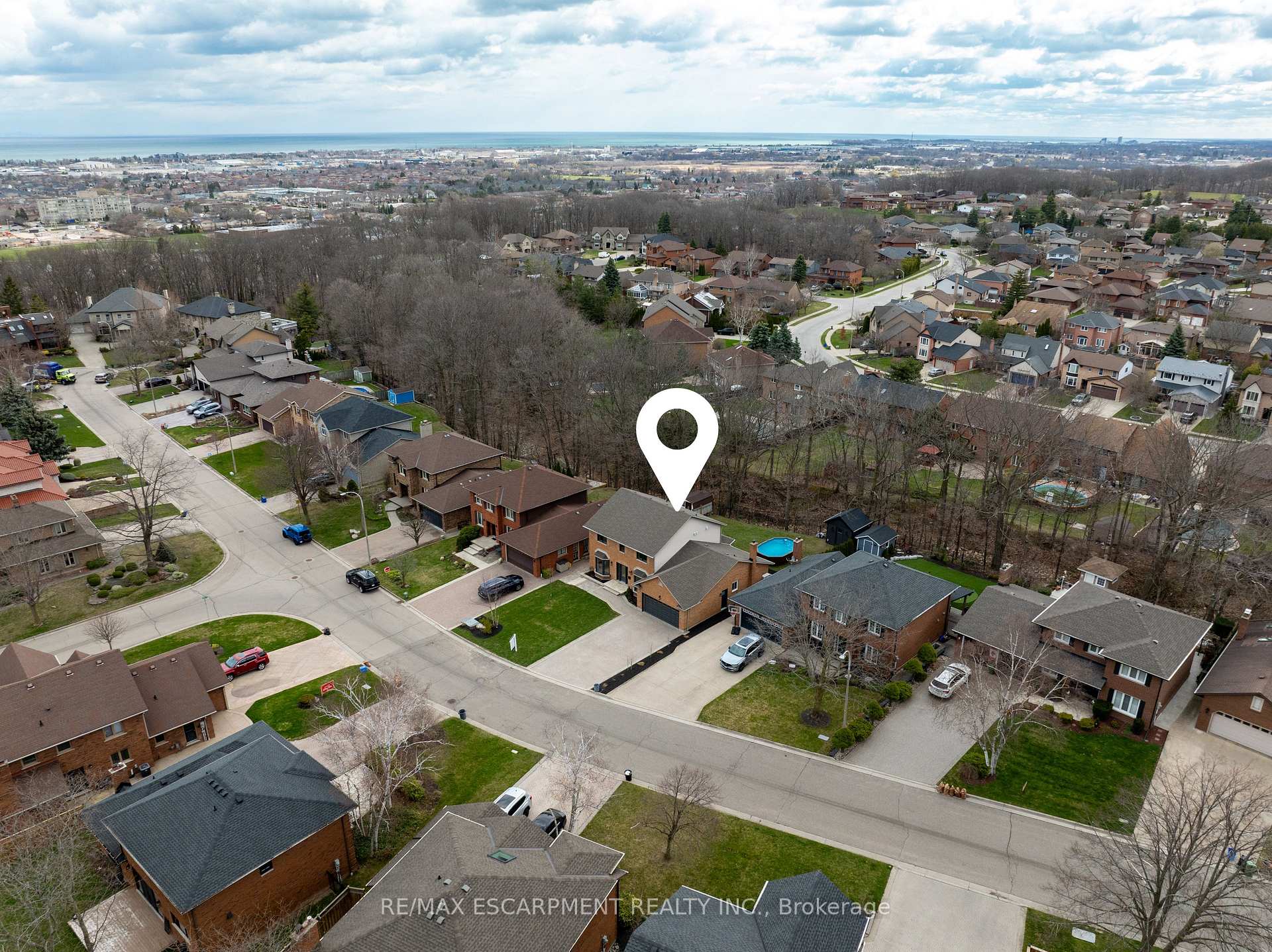 Photo 39 of 10 Mathers Drive, Hamilton, Stoney Creek — HOMEH