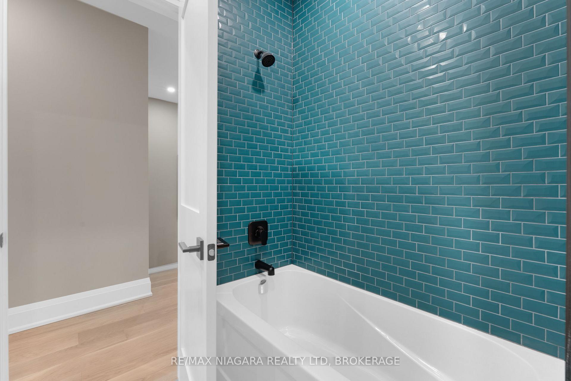 Photo 23 of 6220 Curlin Crescent, Niagara Falls, Forestview — HOMEH