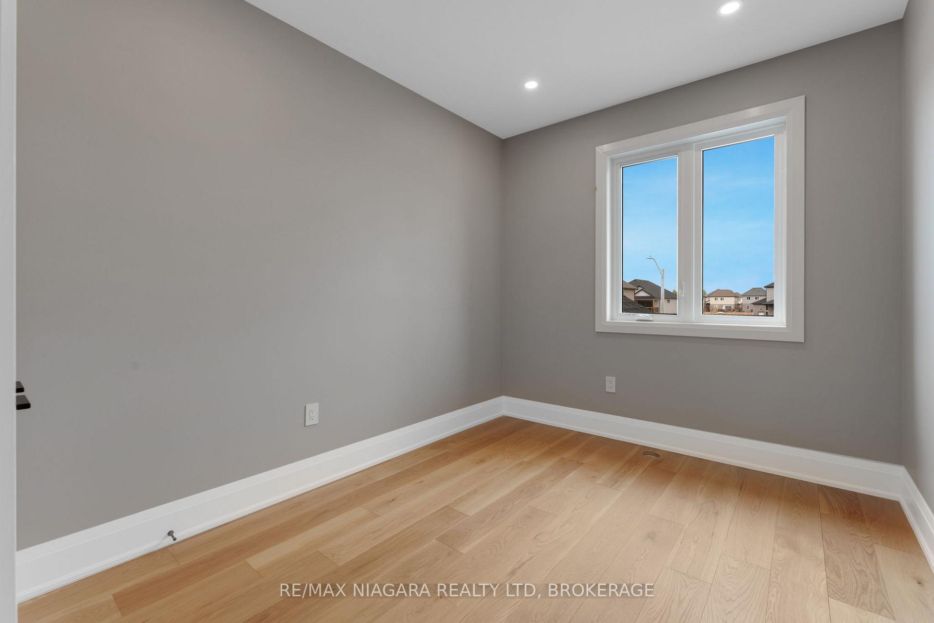Photo 25 of 6220 Curlin Crescent, Niagara Falls, Forestview — HOMEH