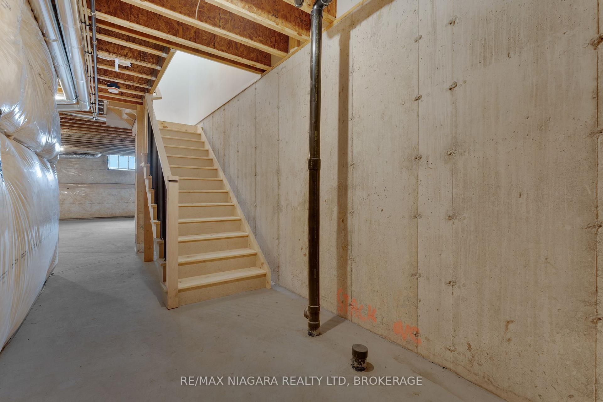 Photo 26 of 6220 Curlin Crescent, Niagara Falls, Forestview — HOMEH