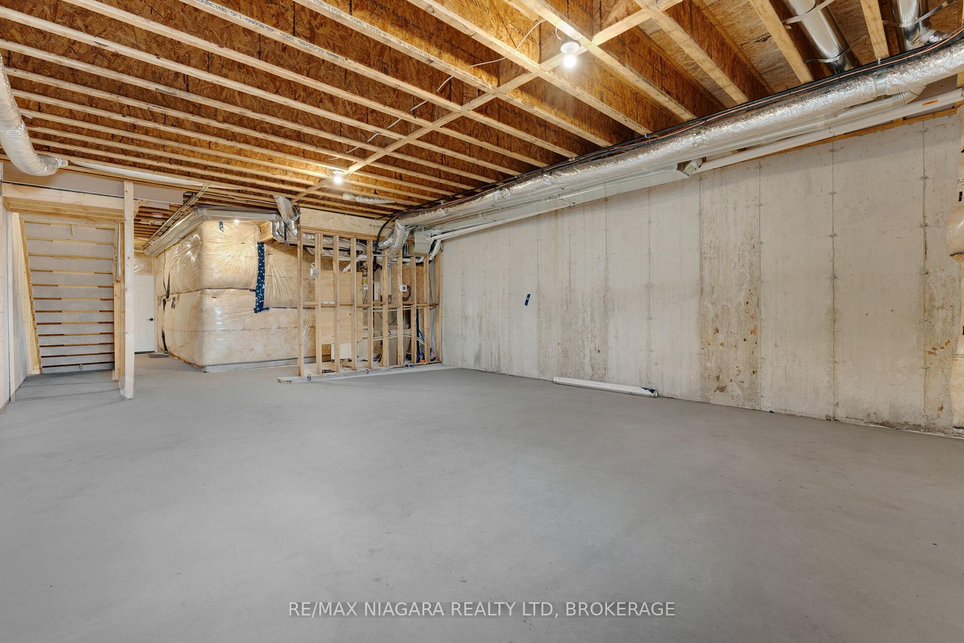 Photo 29 of 6220 Curlin Crescent, Niagara Falls, Forestview — HOMEH