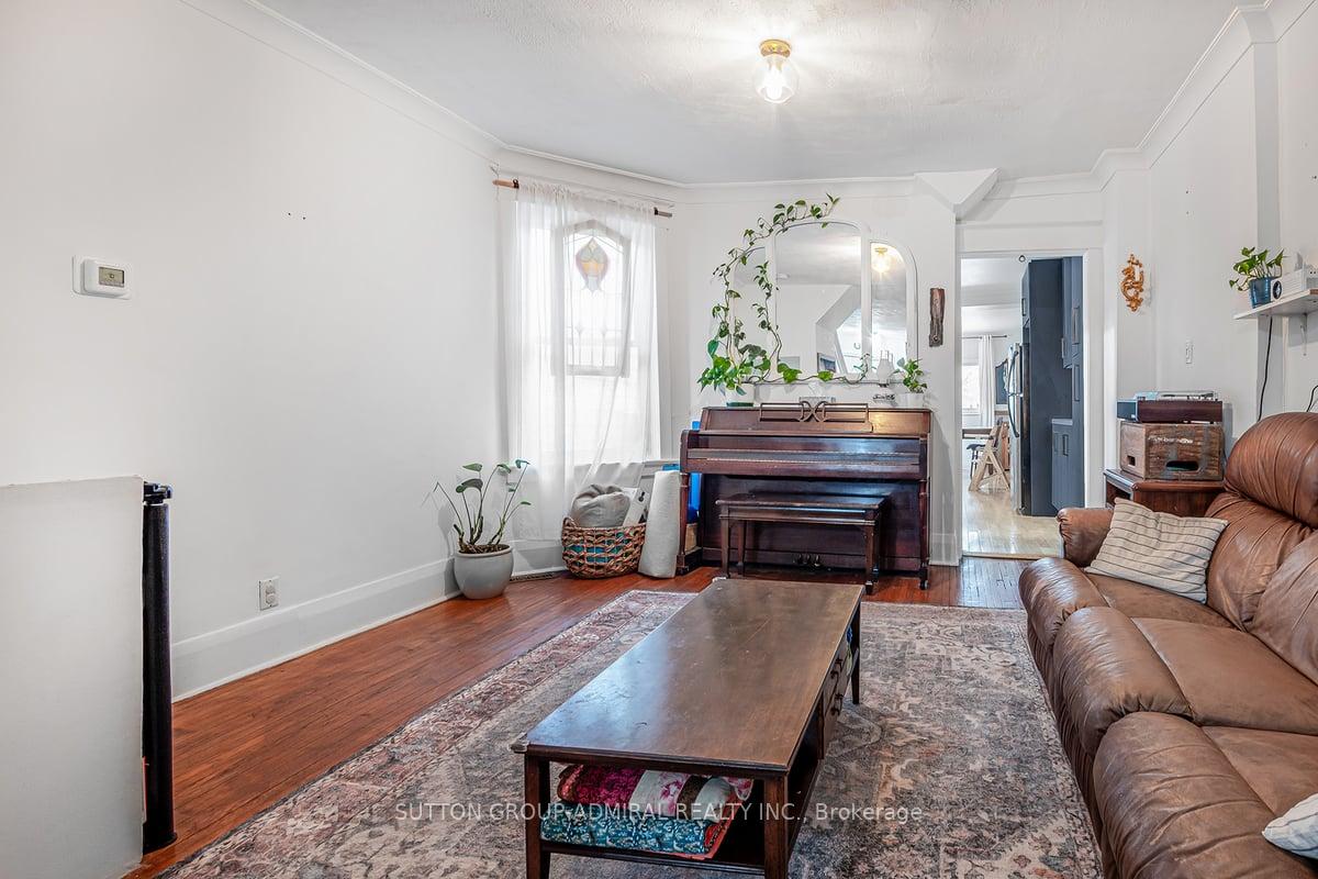 Photo 4 of 623 Rhodes Avenue, Toronto, Greenwood-Coxwell — HOMEH