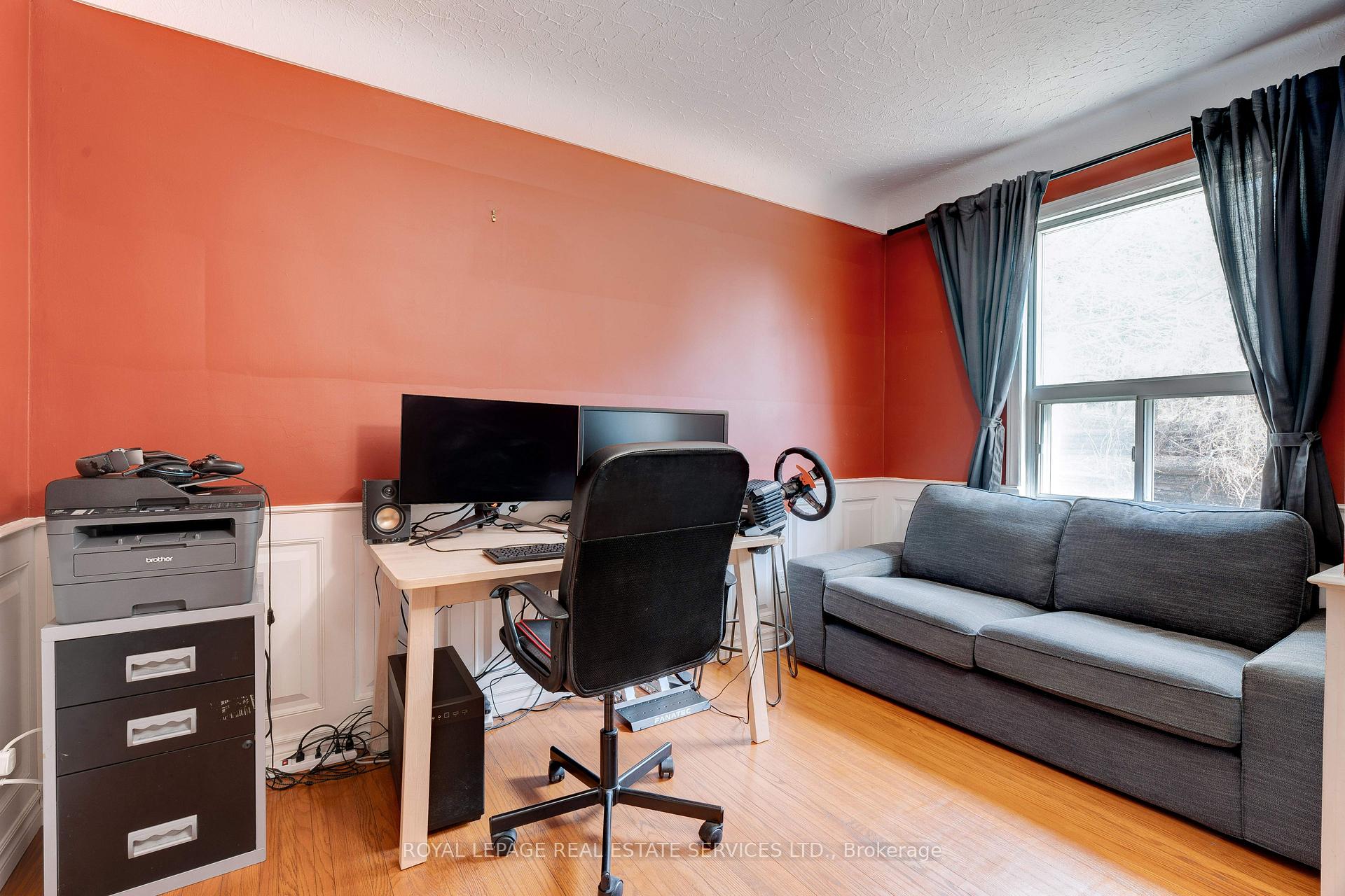 Photo 15 of 10 Linda Court, Hamilton, Dundas — HOMEH