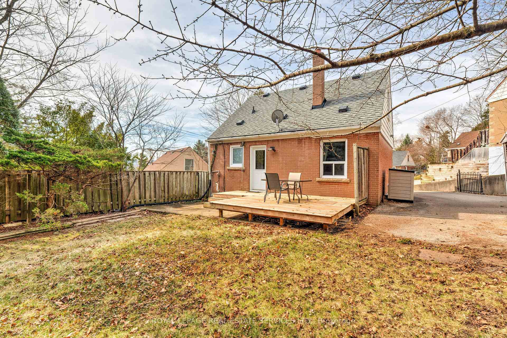 Photo 25 of 10 Linda Court, Hamilton, Dundas — HOMEH