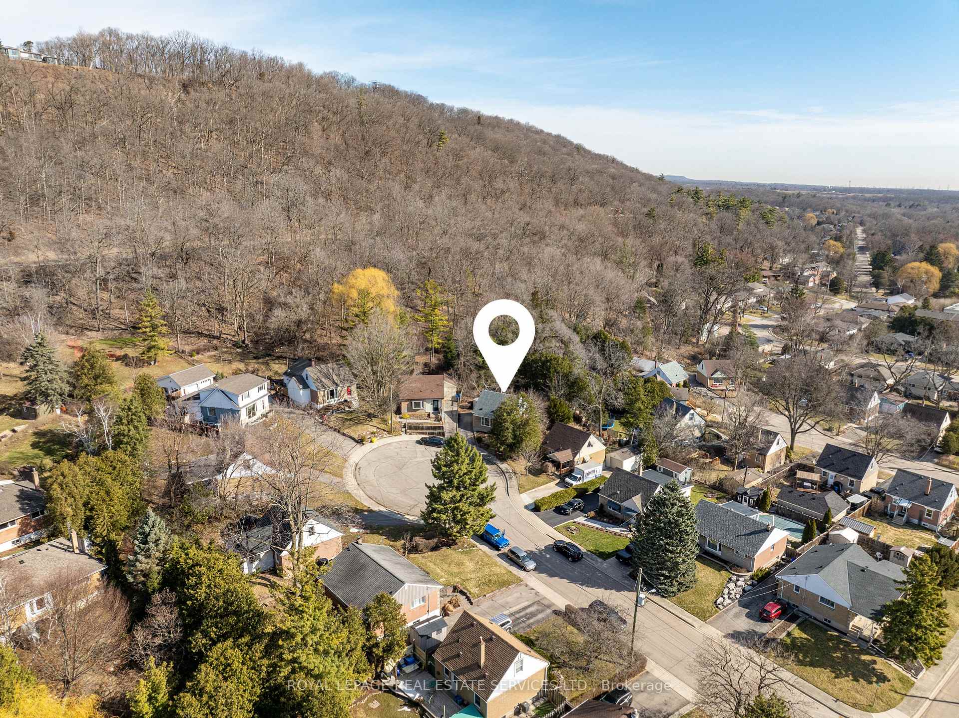 Photo 26 of 10 Linda Court, Hamilton, Dundas — HOMEH
