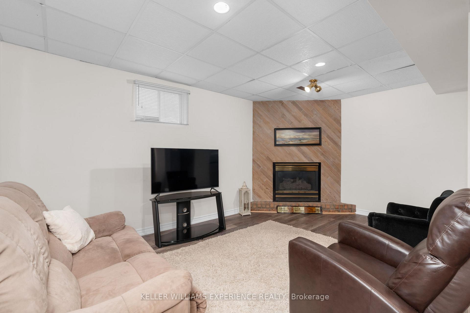 Photo 13 of 69 McConkey Place, Barrie, Allandale Heights — HOMEH