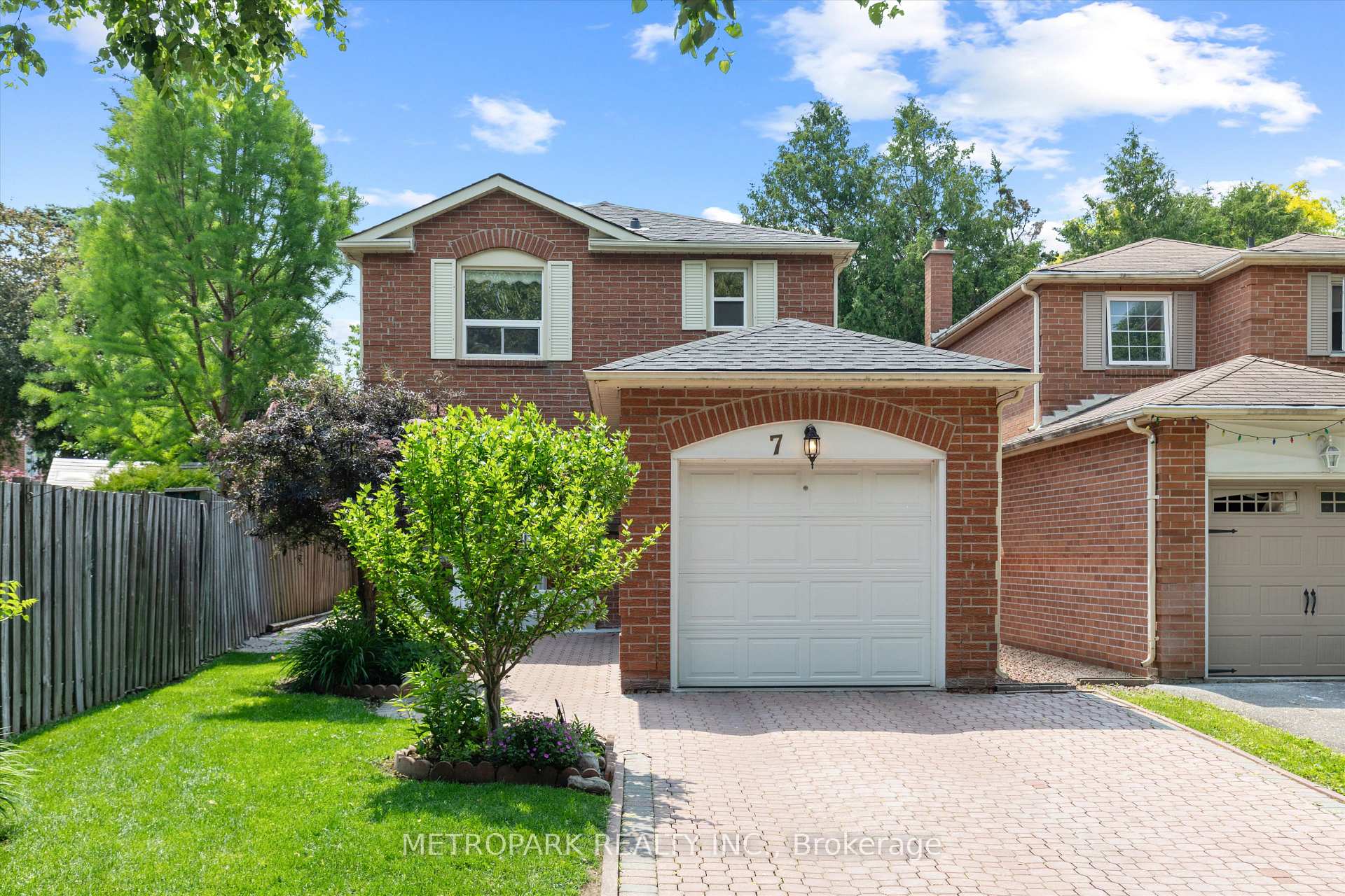 Photo 2 of 7 Miley Drive, Markham, Markville — HOMEH