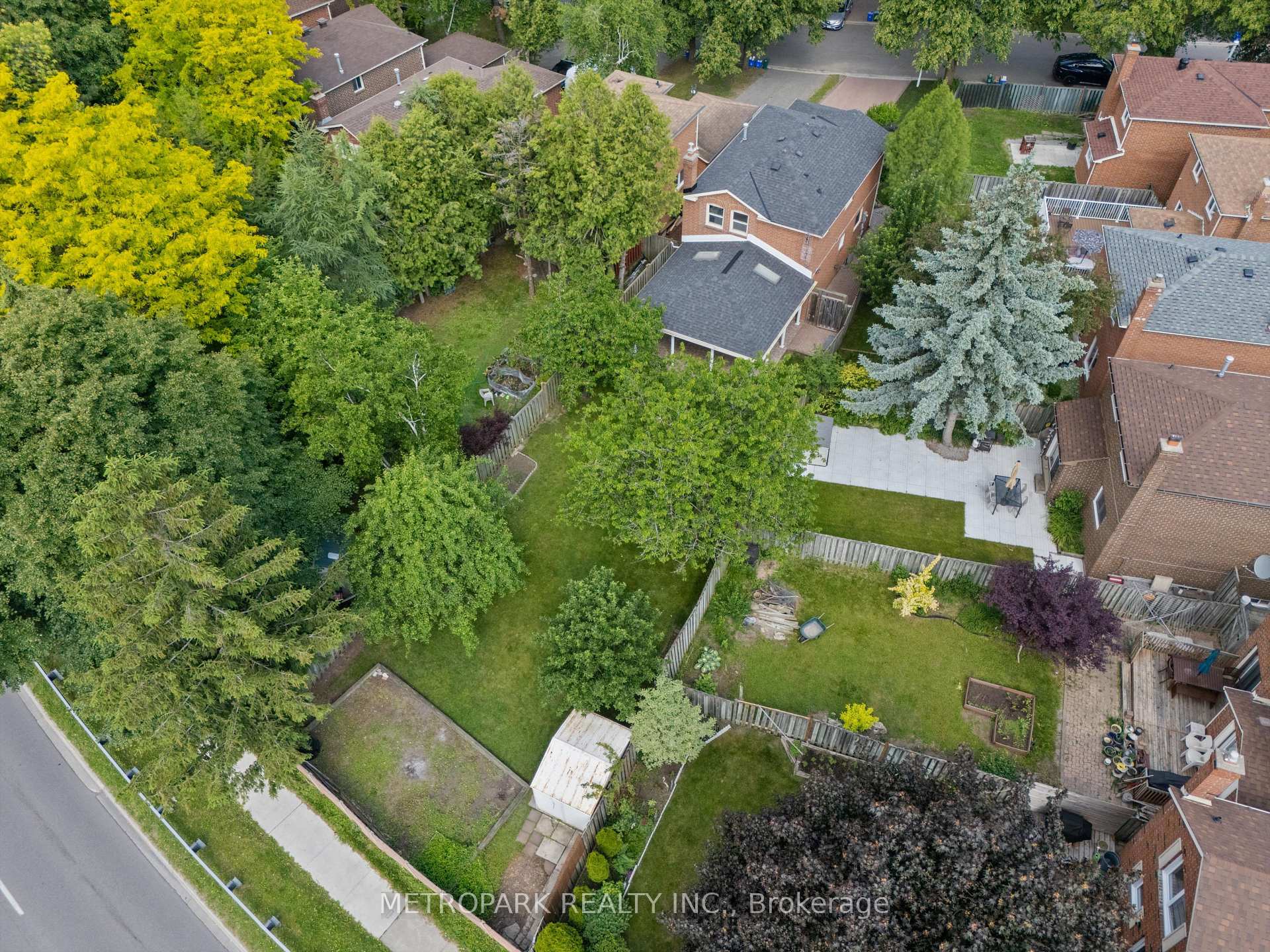 Photo 3 of 7 Miley Drive, Markham, Markville — HOMEH