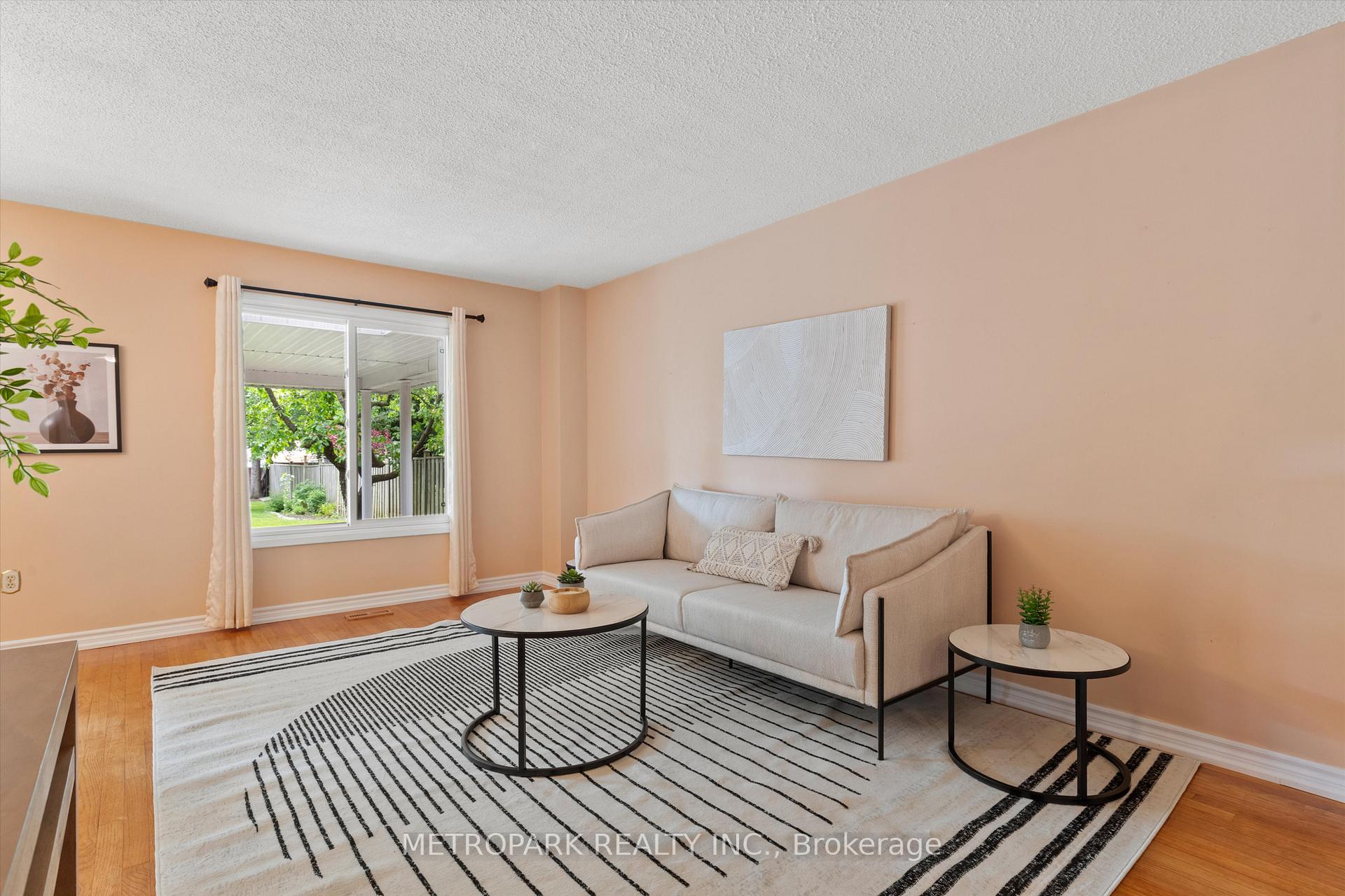 Photo 13 of 7 Miley Drive, Markham, Markville — HOMEH