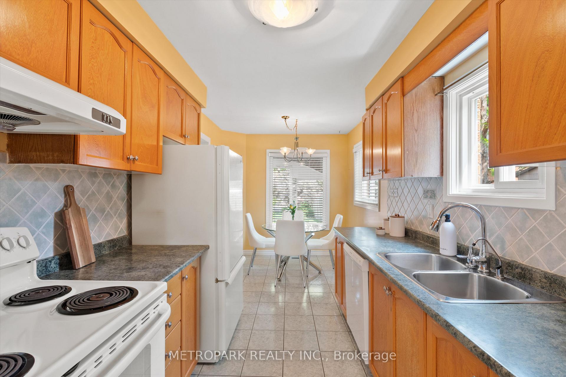 Photo 26 of 7 Miley Drive, Markham, Markville — HOMEH