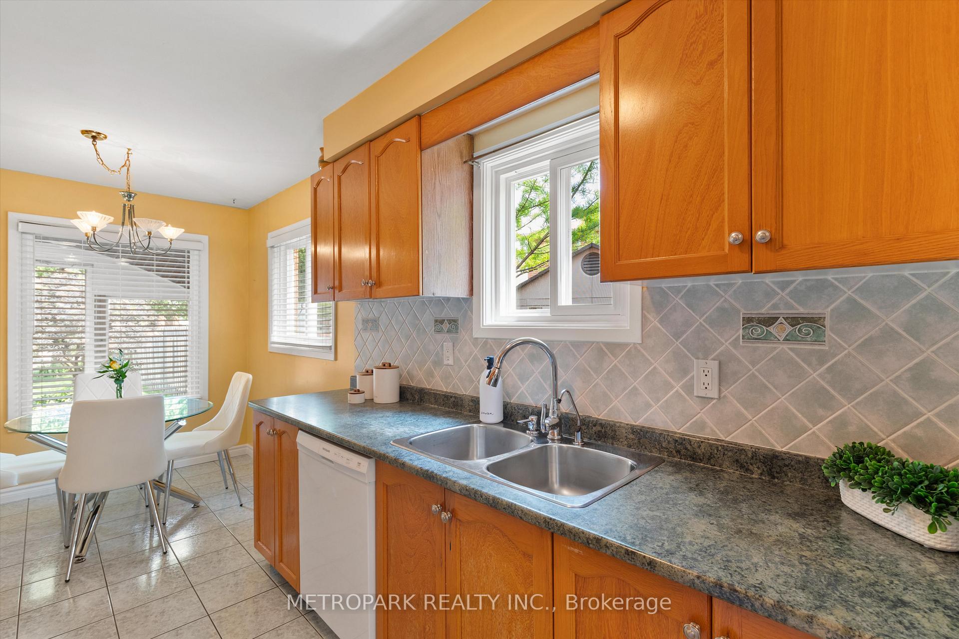 Photo 18 of 7 Miley Drive, Markham, Markville — HOMEH